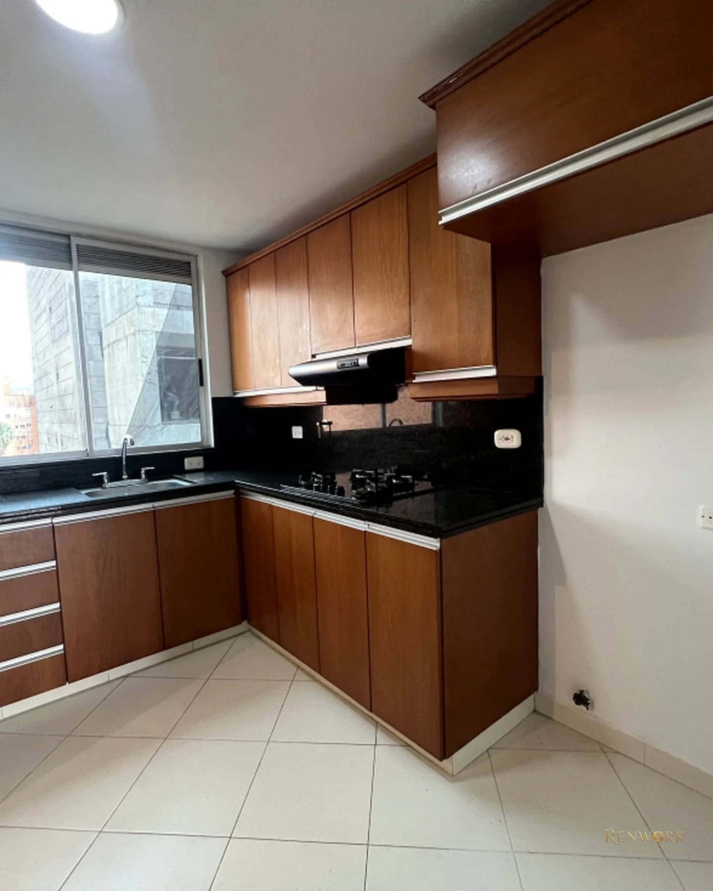 APARTAMENTO PARA LA VENTA EN LAURELES, MEDELLÍN · foto 2