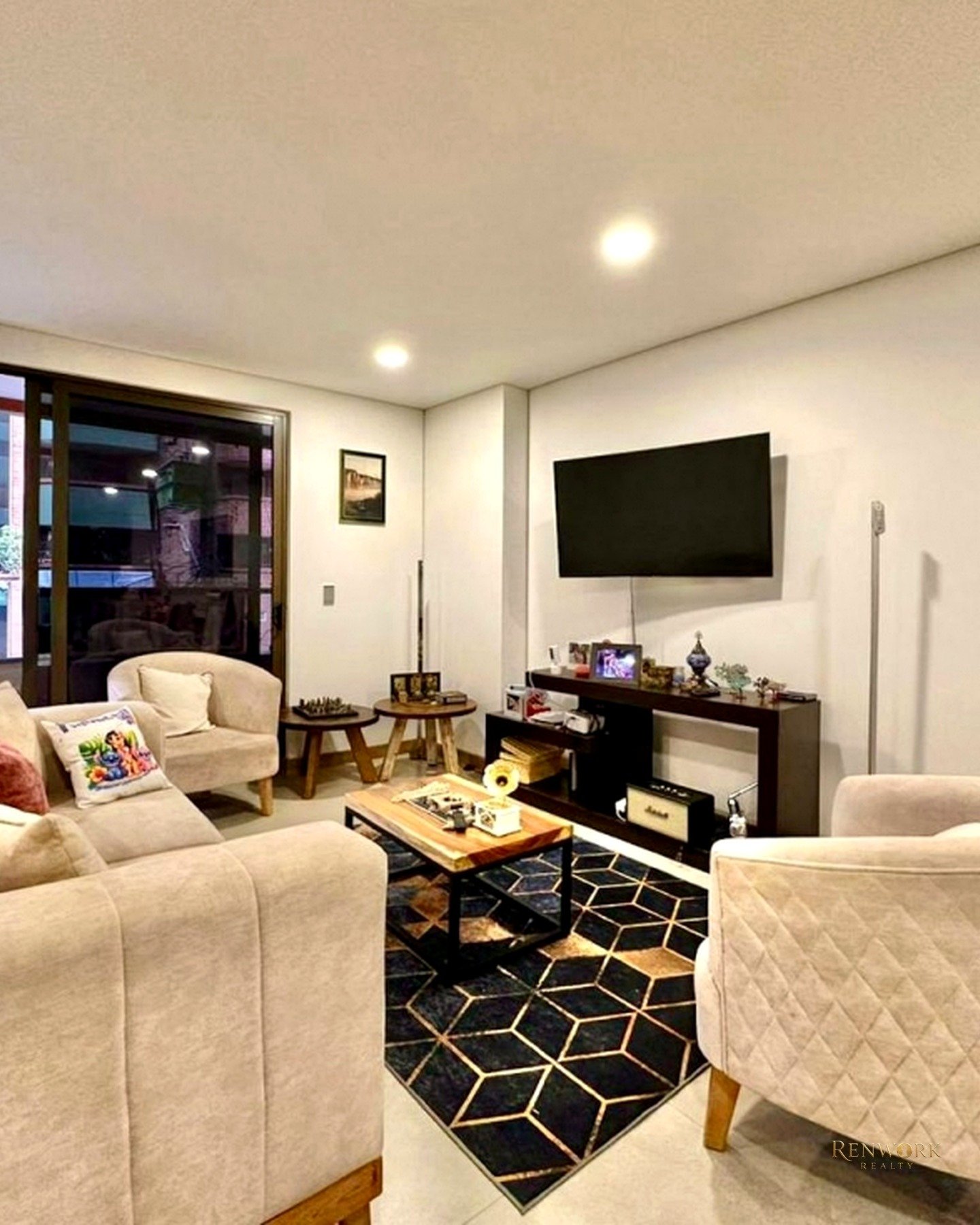 APARTAMENTO PARA LA VENTA EN LAURELES, PISO 2 · foto 2