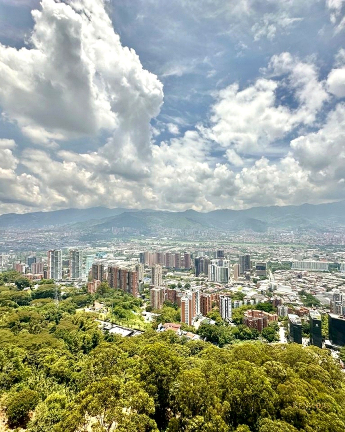 APARTAMENTO PARA LA VENTA EN PALMAS, PISO 22 · foto 1