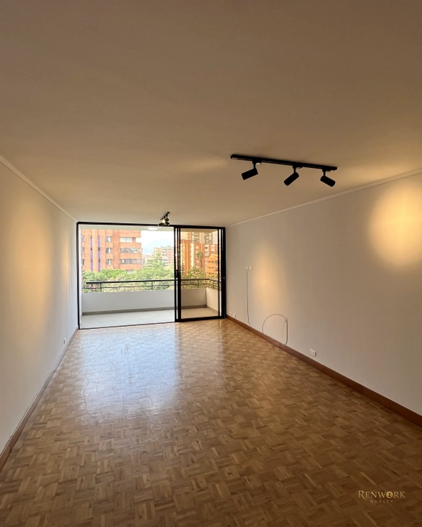 APARTAMENTO PARA LA VENTA MILLA DE ORO/PATIO BONITO, POBLADO · foto 6