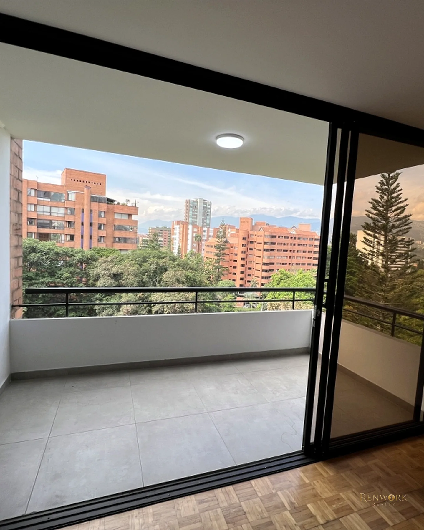APARTAMENTO PARA LA VENTA MILLA DE ORO/PATIO BONITO, POBLADO · foto 3