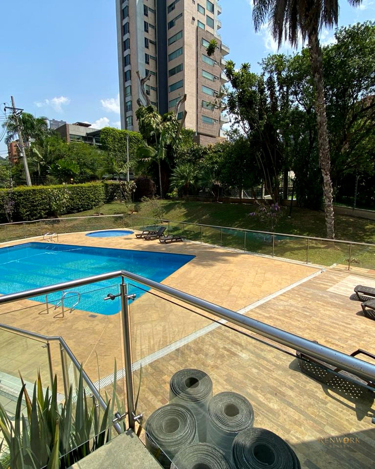 Vista de APARTAMENTO PARA LA VENTA SECTOR CASTROPOL POBLADO- MEDELLÍN