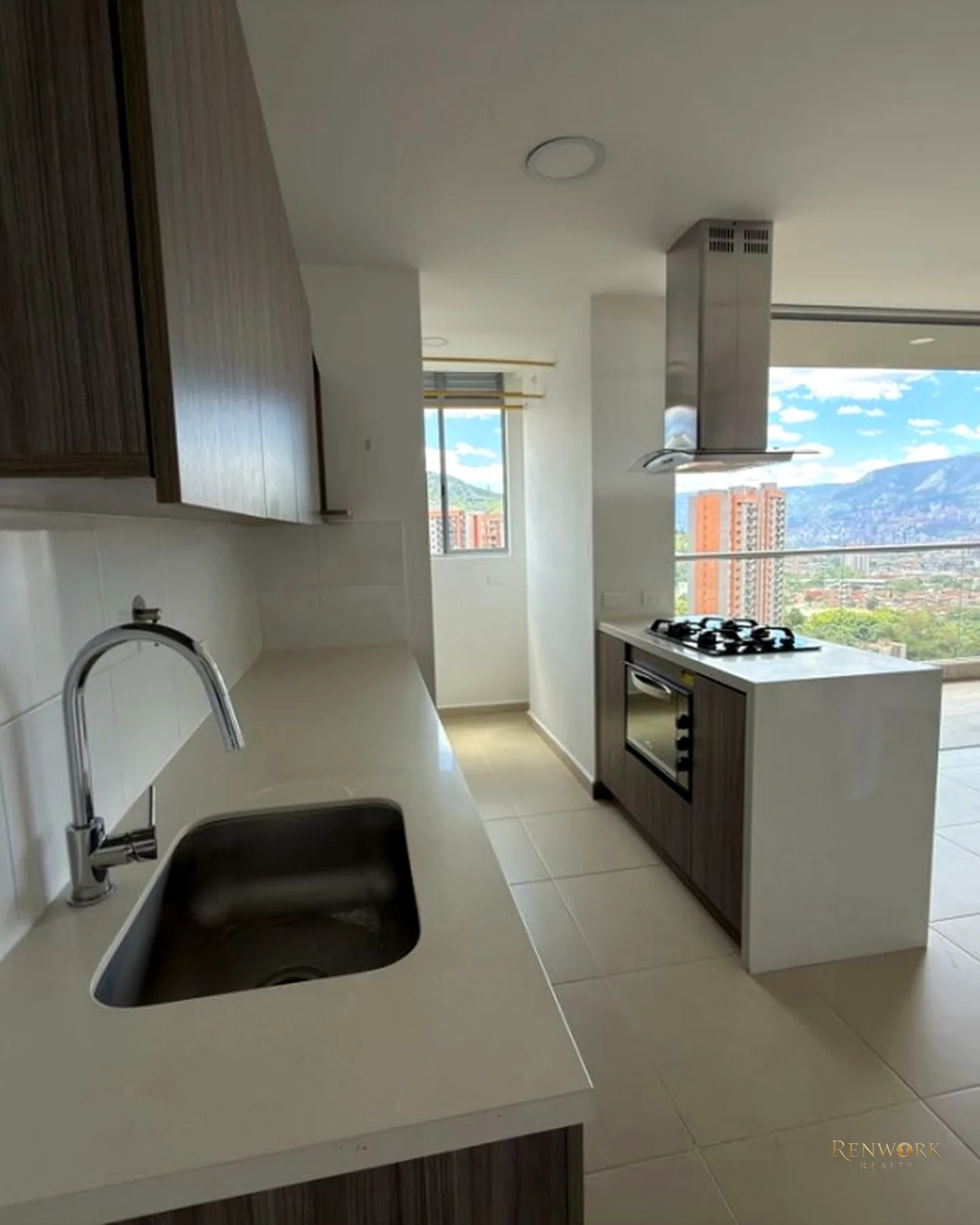 APARTAMENTO PISO 22 CON VISTA PANORÁMICA EN SURAMÉRICA, LA ESTRELLA · foto 4