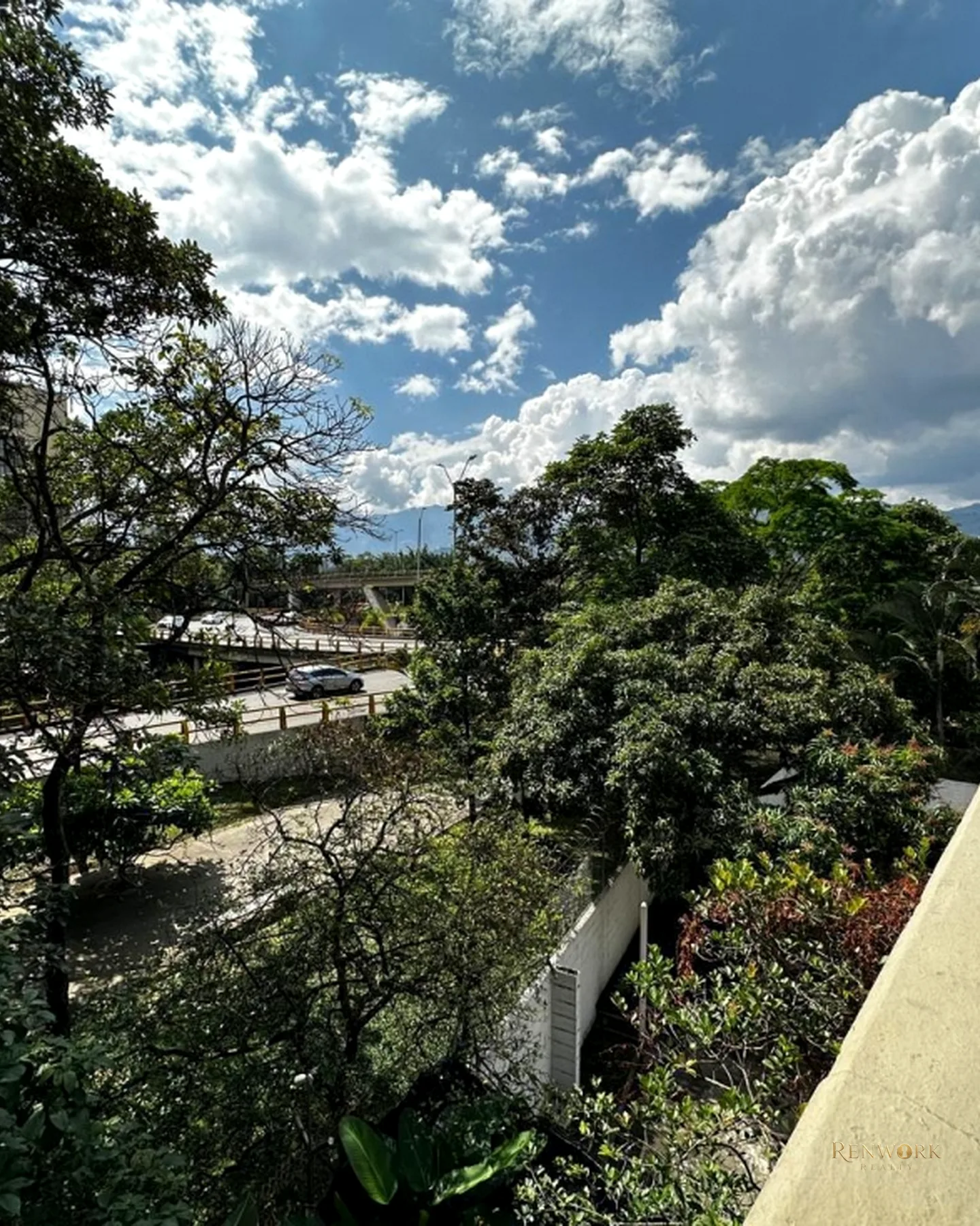 APARTAMENTO POBLADO LA AGUACATALA CERCA A EAFIT PARA RENTAS CORTAS · foto 19