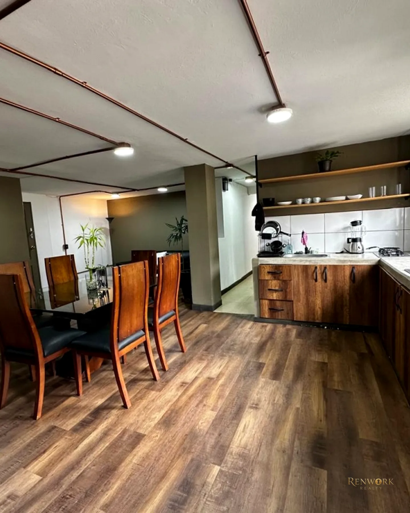 APARTAMENTO POBLADO LA AGUACATALA CERCA A EAFIT PARA RENTAS CORTAS · foto 2