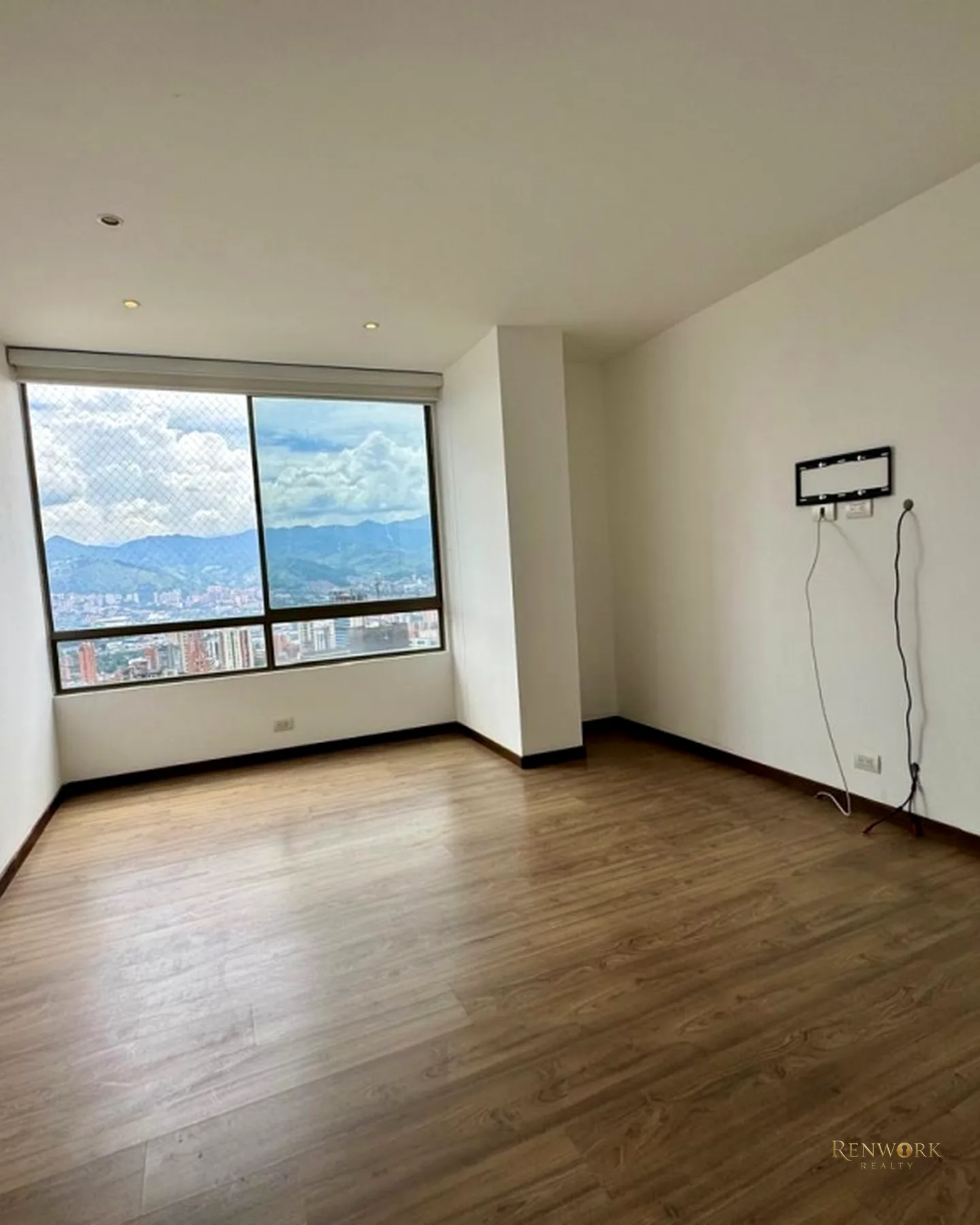 APARTAMENTO ULTIMO PISO CERCA AL INTER · foto 14