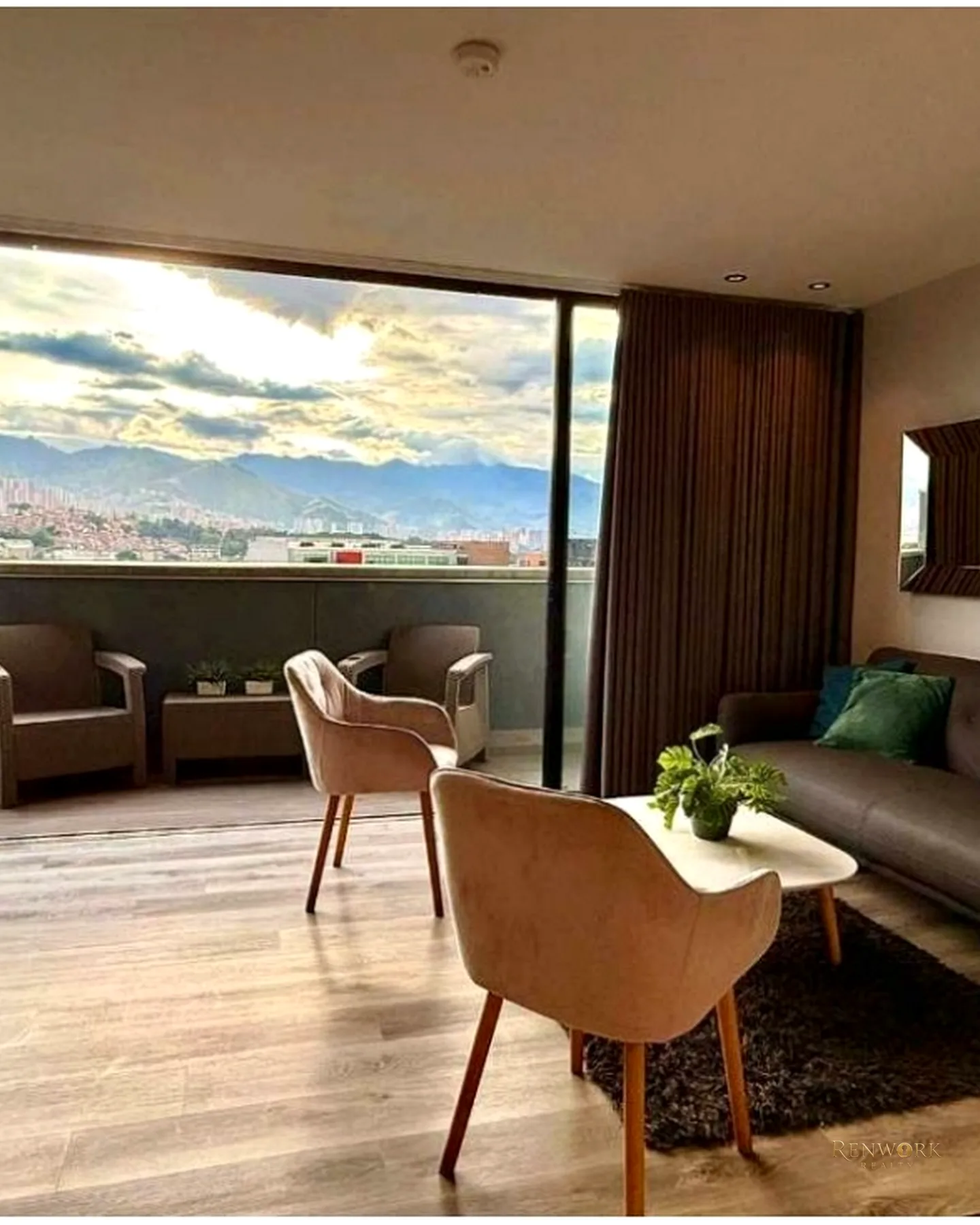 APARTASUITE AIRBNB EN EL POBLADO · foto 11