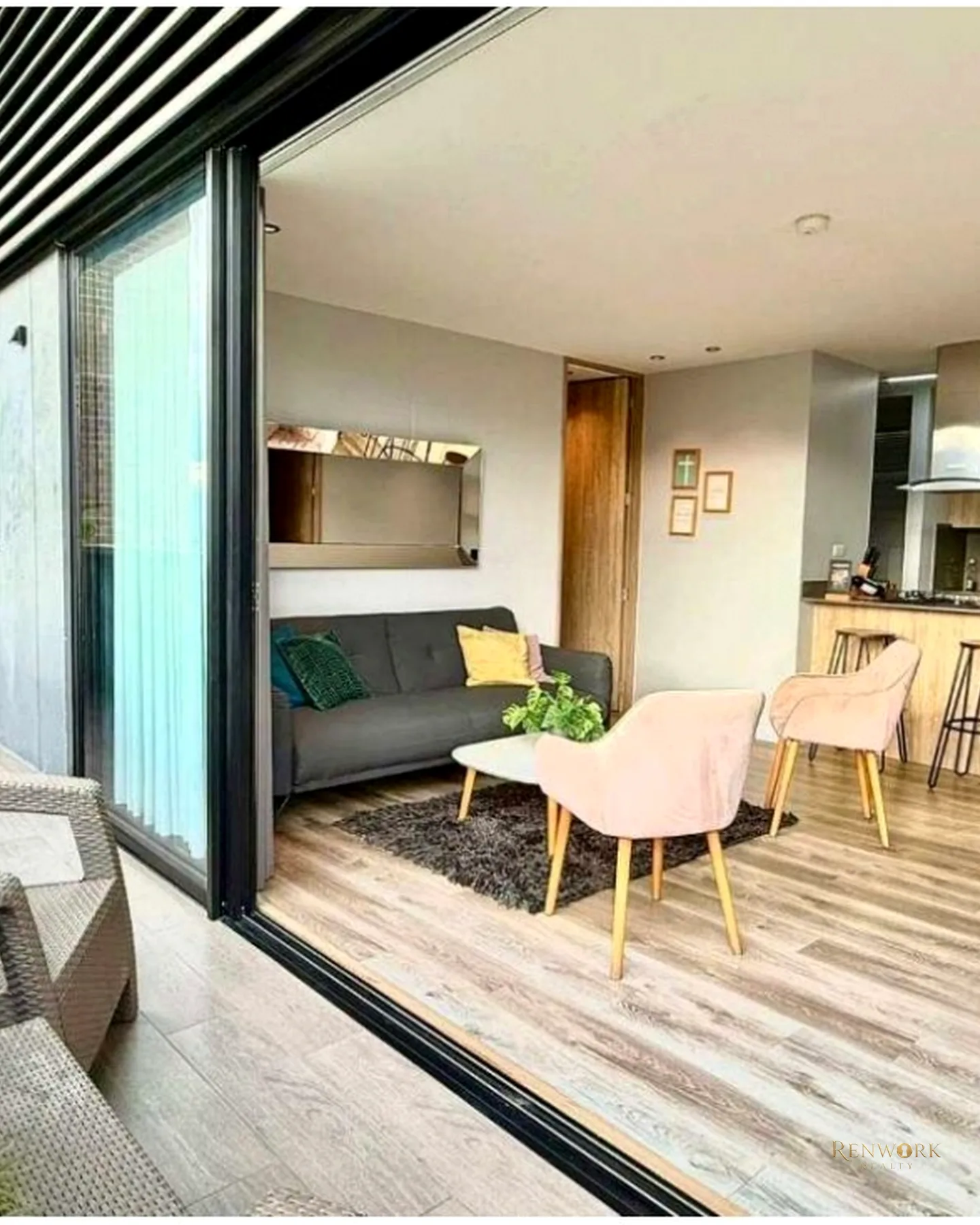 APARTASUITE AIRBNB EN EL POBLADO · foto 2