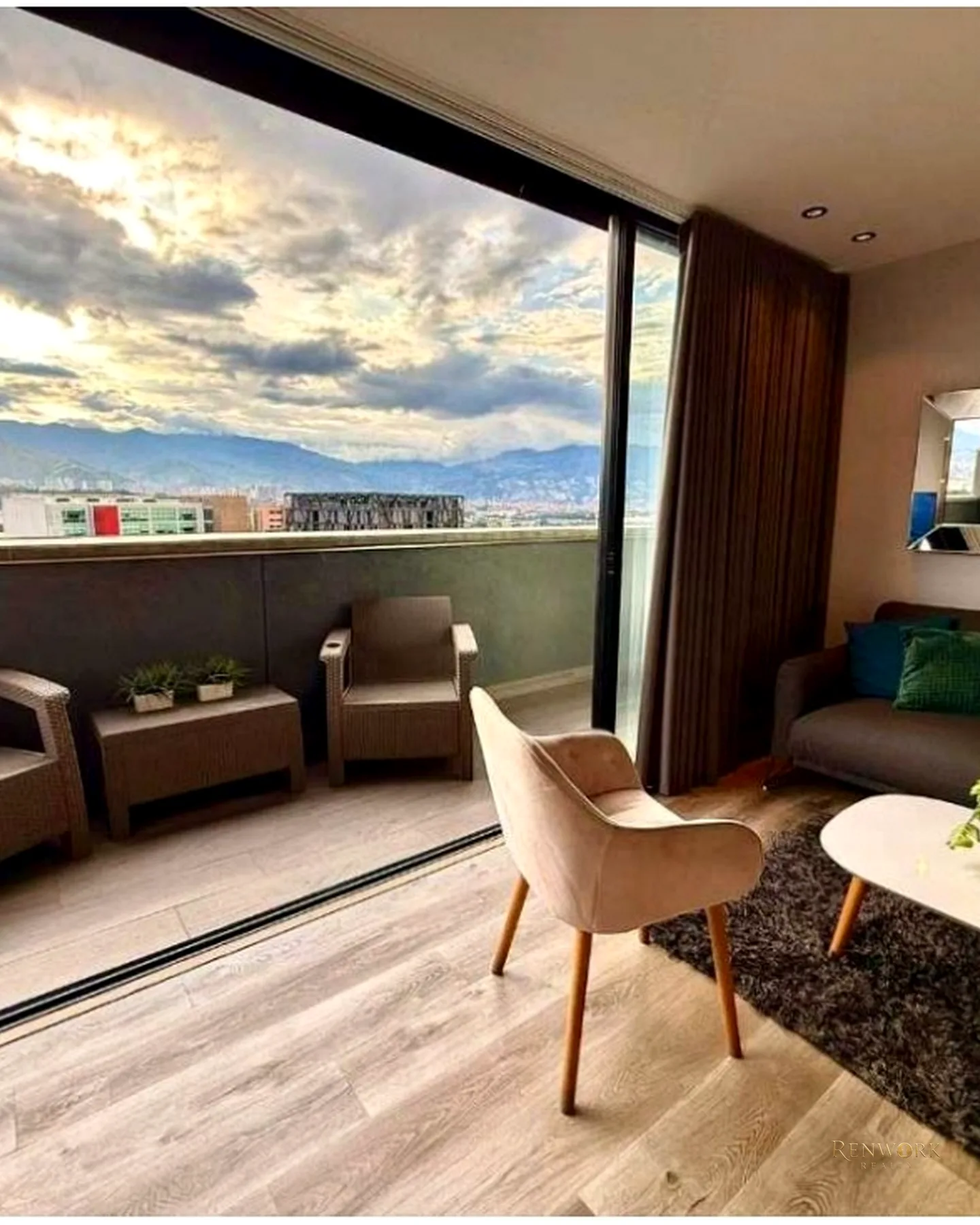 APARTASUITE AIRBNB EN EL POBLADO · foto 12