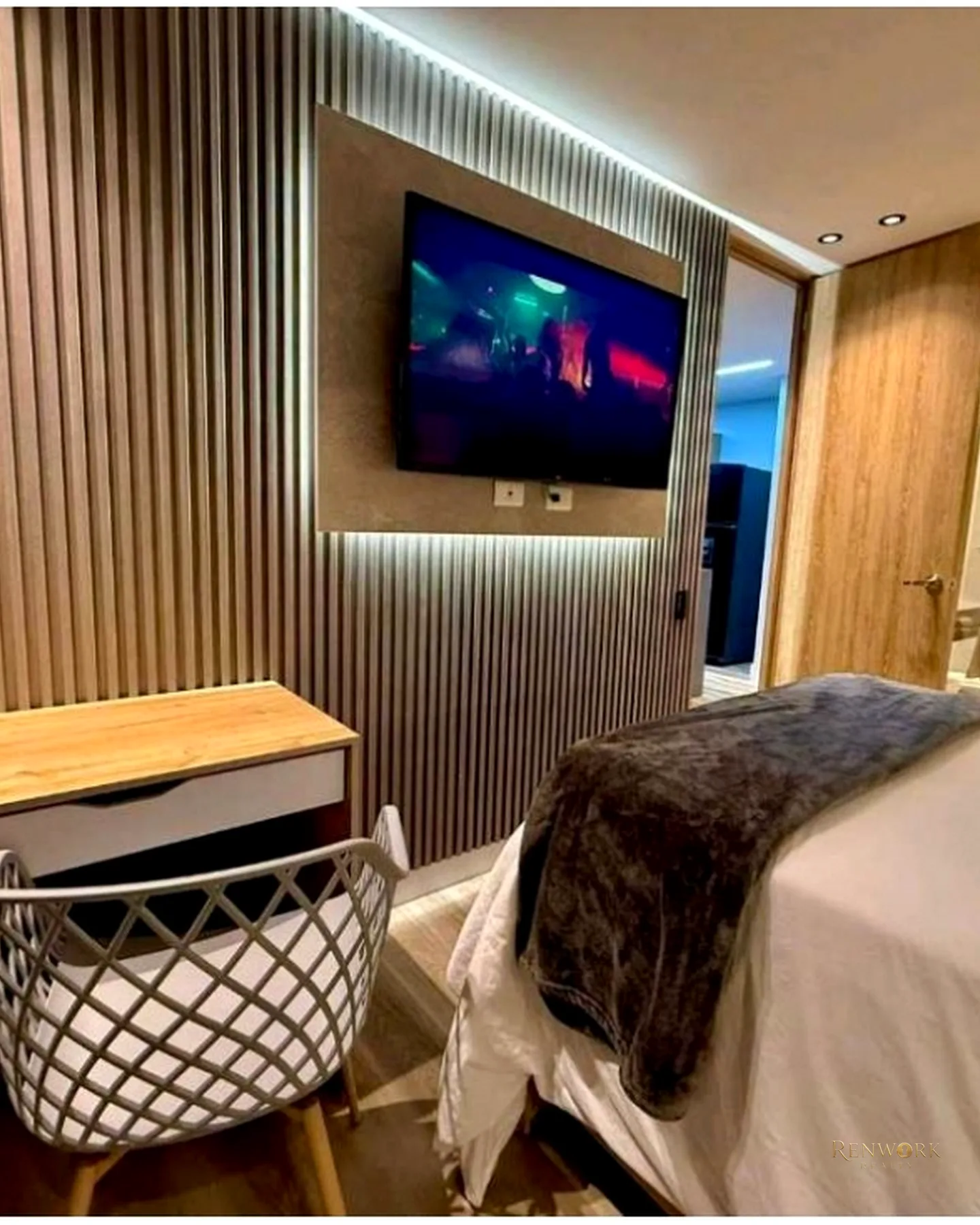 APARTASUITE AIRBNB EN EL POBLADO · foto 19