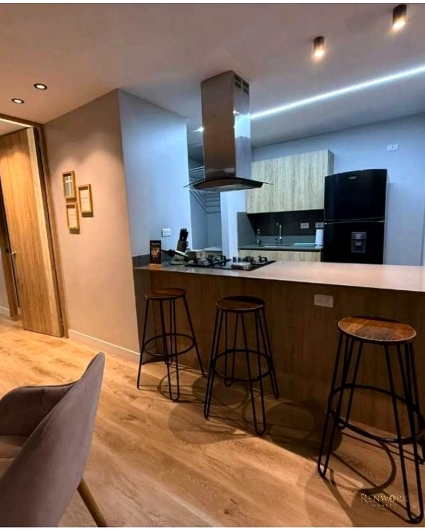 APARTASUITE AIRBNB EN EL POBLADO · foto 3