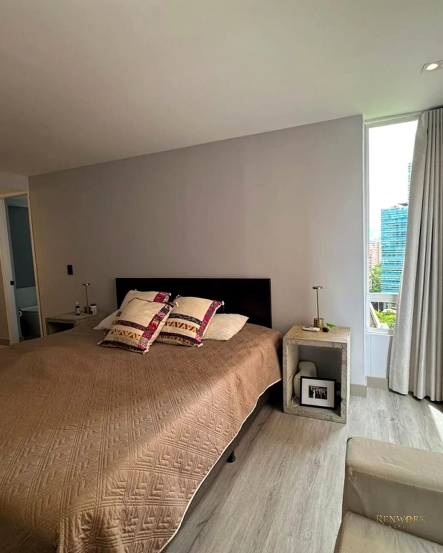 APTO 130M² MILLA DE ORO POBLADO | PISO 7 REMODELADO Y 3 GARAJES 🏙️✨ · foto 13