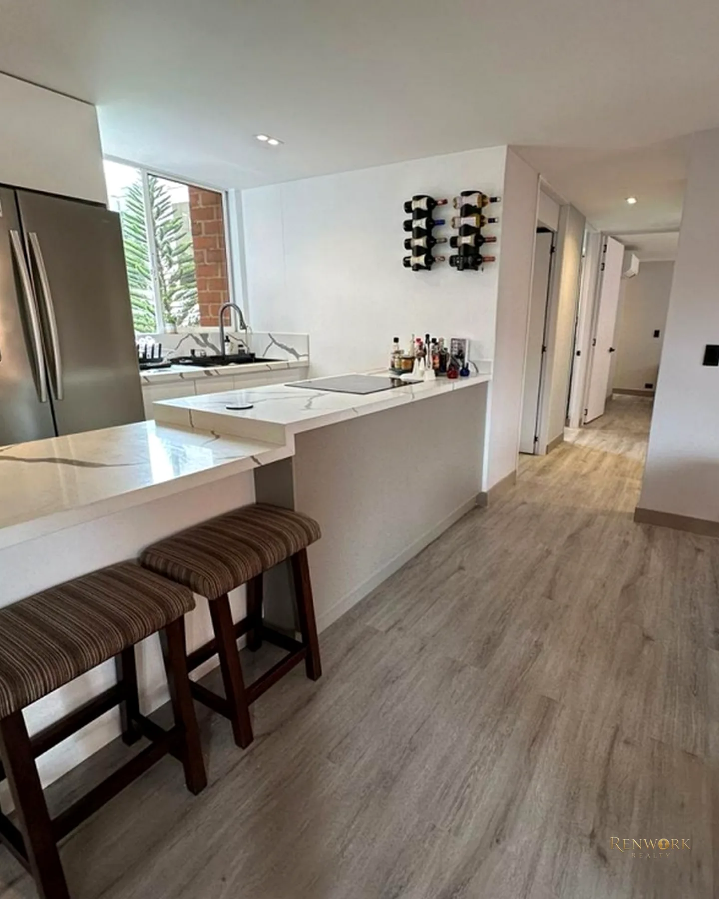 APTO 130M² MILLA DE ORO POBLADO | PISO 7 REMODELADO Y 3 GARAJES 🏙️✨ · foto 3