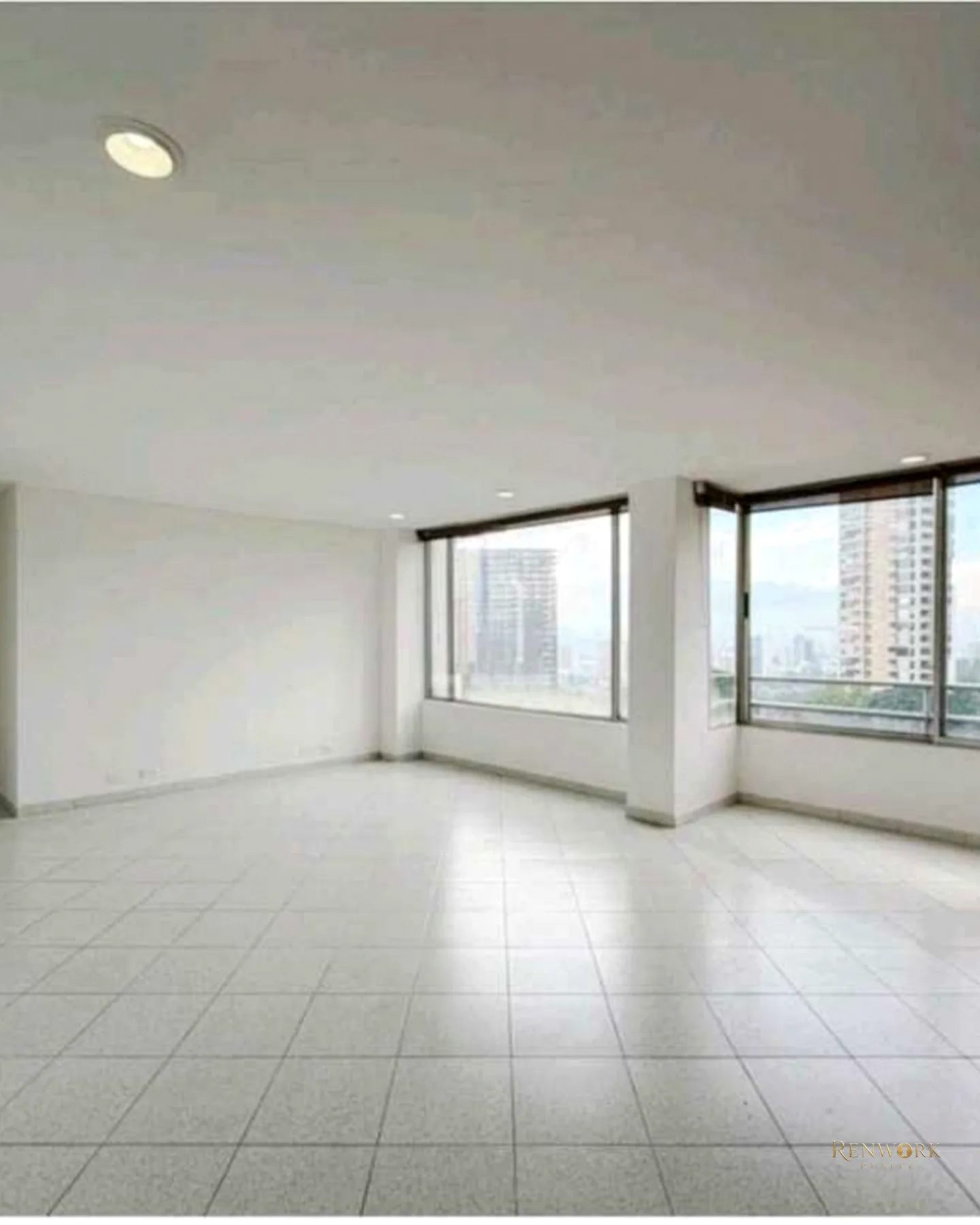 APTO IDEAL PARA REFORMAR EN EL POBLADO CERCA AL CC CONERCIAL STA FE · foto 2