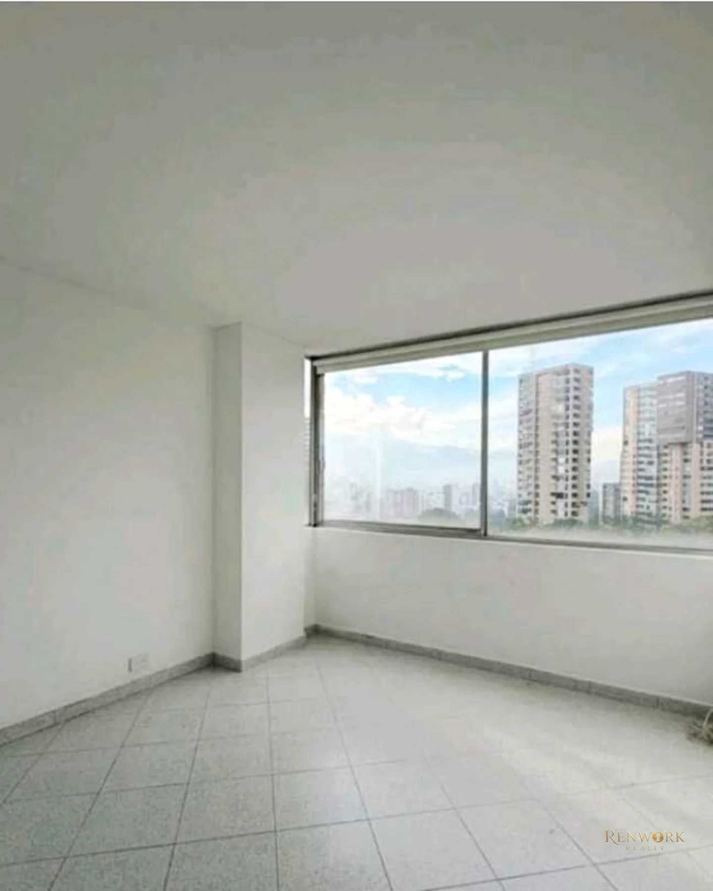 APTO IDEAL PARA REFORMAR EN EL POBLADO CERCA AL CC CONERCIAL STA FE · foto 4
