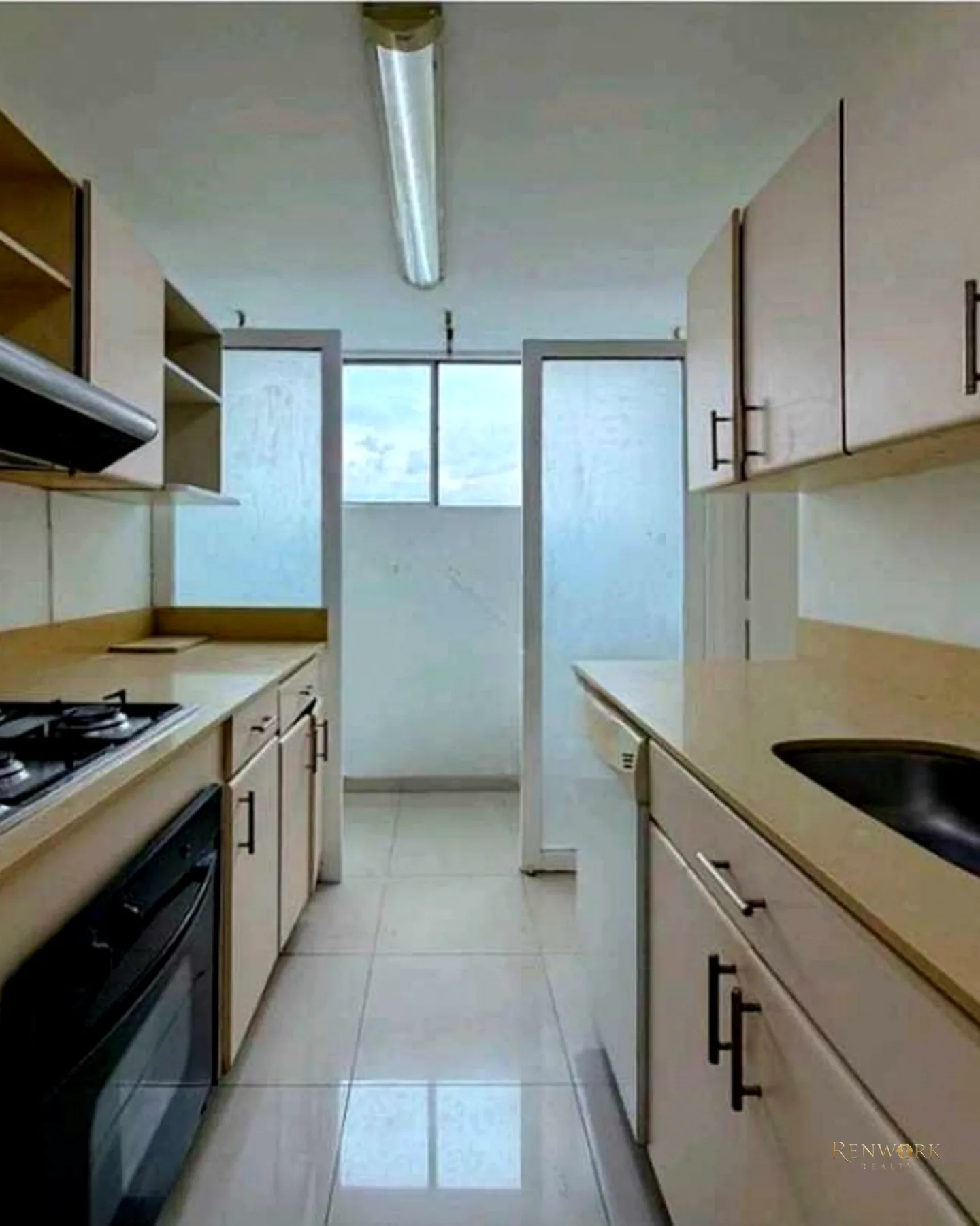 APTO IDEAL PARA REFORMAR EN EL POBLADO CERCA AL CC CONERCIAL STA FE · foto 1