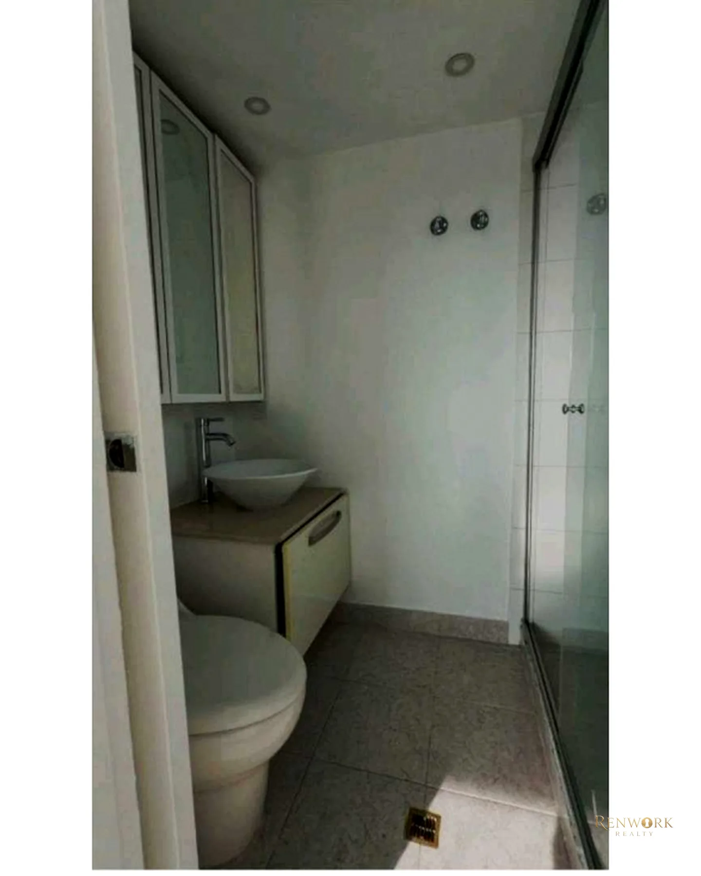 APTO IDEAL PARA REFORMAR EN EL POBLADO CERCA AL CC CONERCIAL STA FE · foto 8