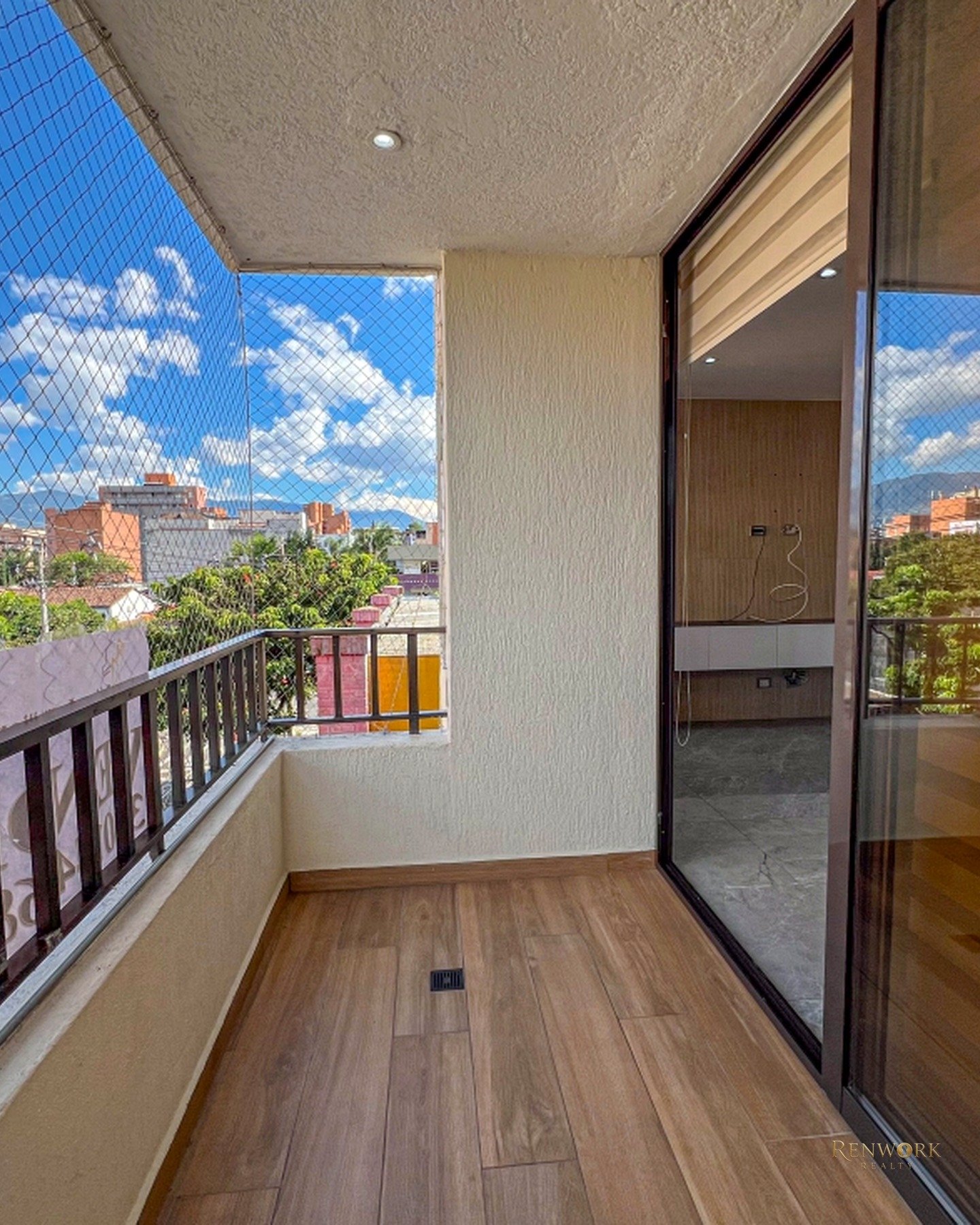 Vista de BUENO, BONITO Y BARATO ASI ESTA ESTE APARTAMENTO EN LAURELES