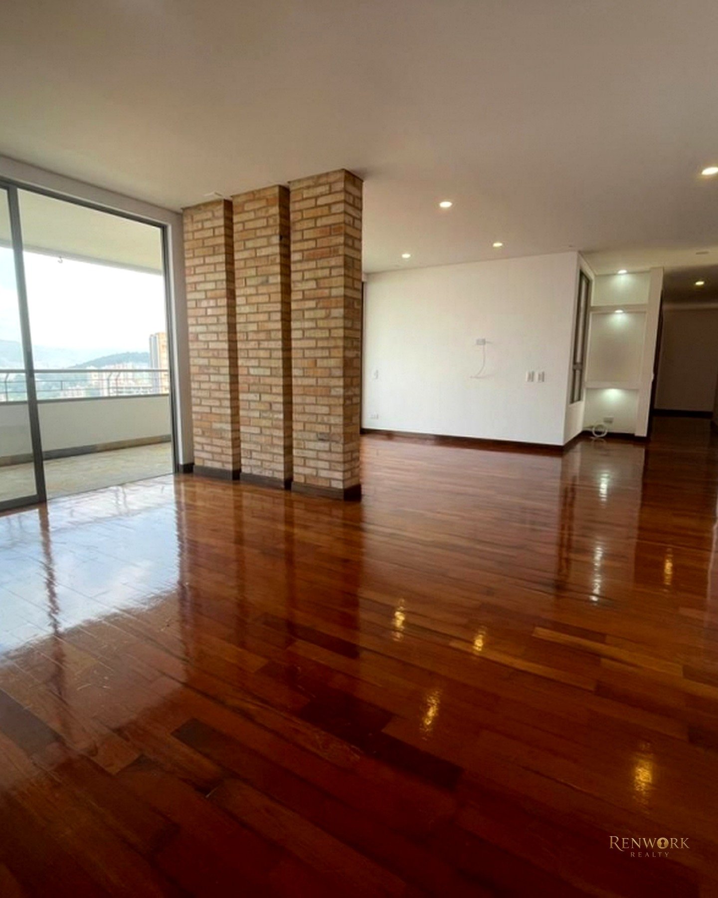 Vista de [BV] AMPLIO APARTAMENTO EN VENTA LA CALERA, POBLADO, MEDELLÍN