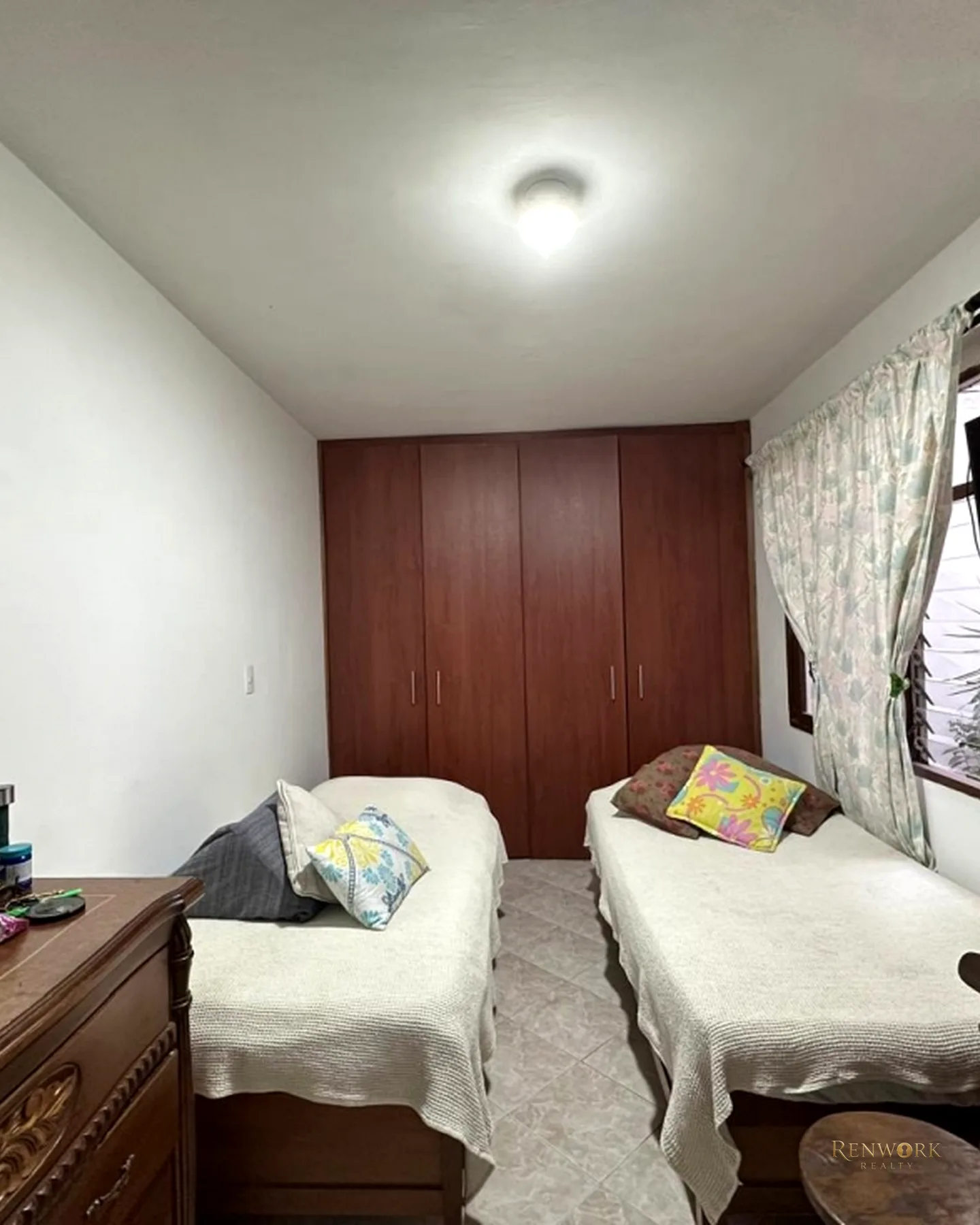 CASA BIFAMILIAR EN VENTA - LAURELES, MEDELLÍN. BAJO DE PRECIO · foto 4