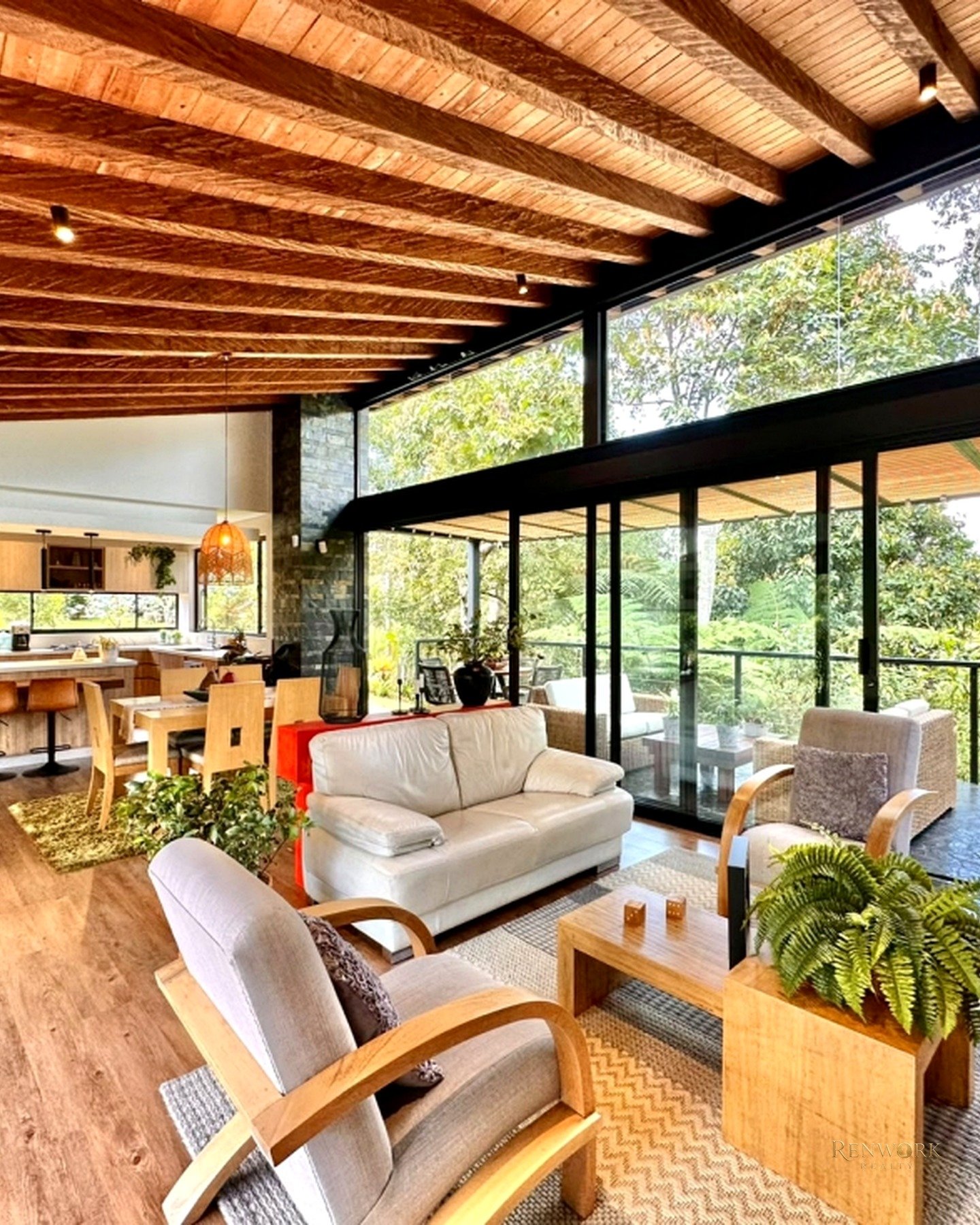 Vista de CASA CAMPESTRE DE LUJO PARA VENTA EN LA CEJA, DENTRO DE PARCELACIÓN