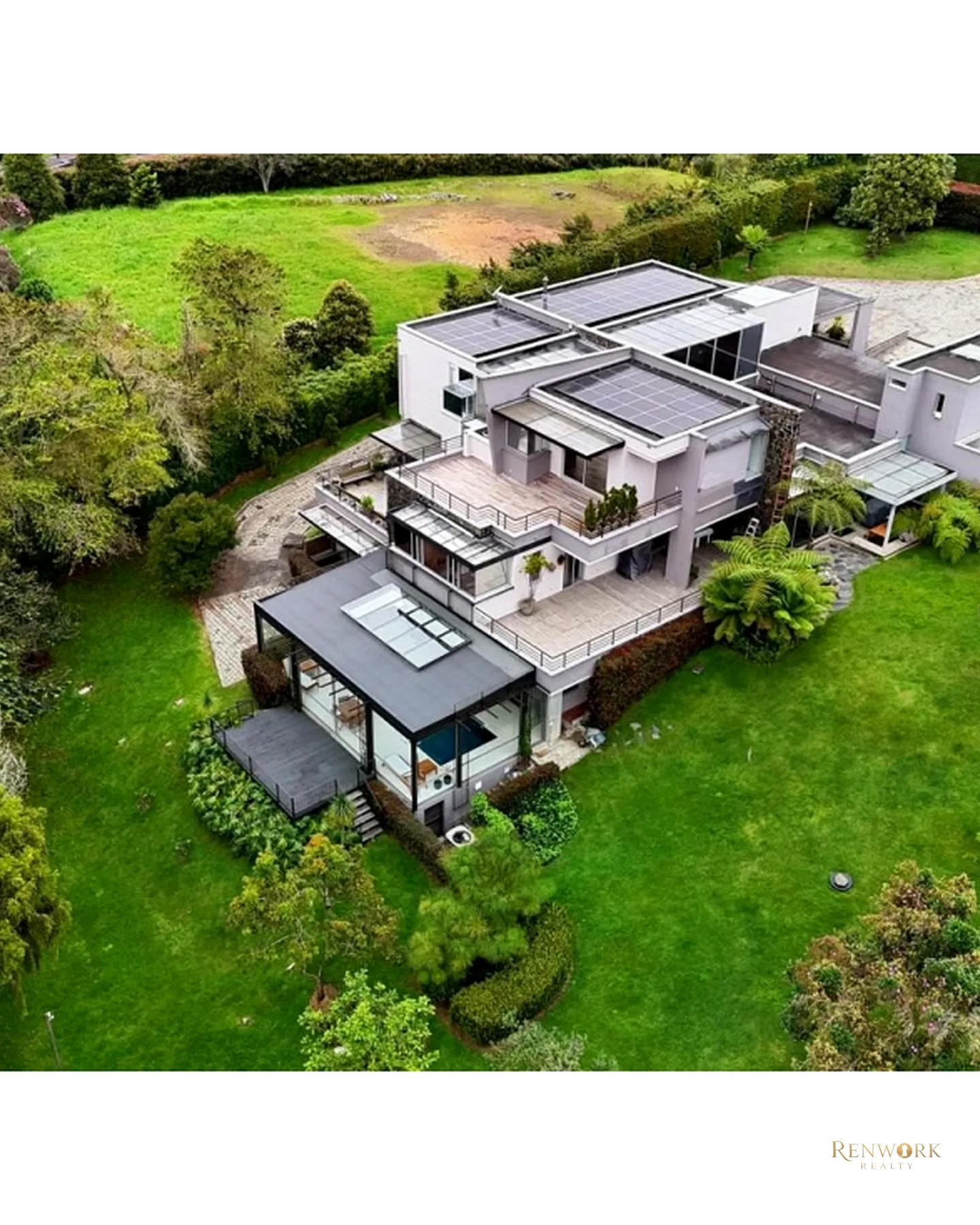 CASA CAMPESTRE PARA LA VENTA, ALTO DE LAS PLAMAS, ENVIGAADO · foto 1