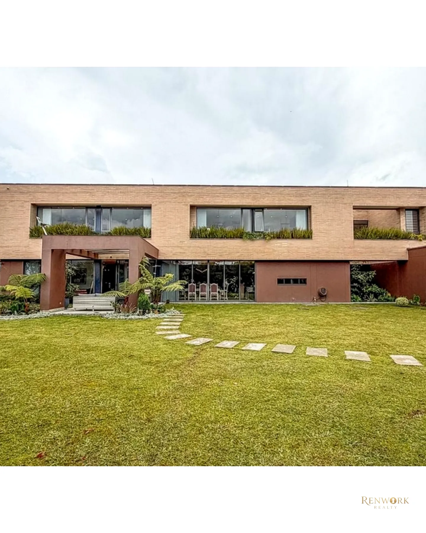 CASA CAMPESTRE PARA LA VENTA EN ALTOS DE PALMAS, EN UNIDAD CERRADA · foto 2