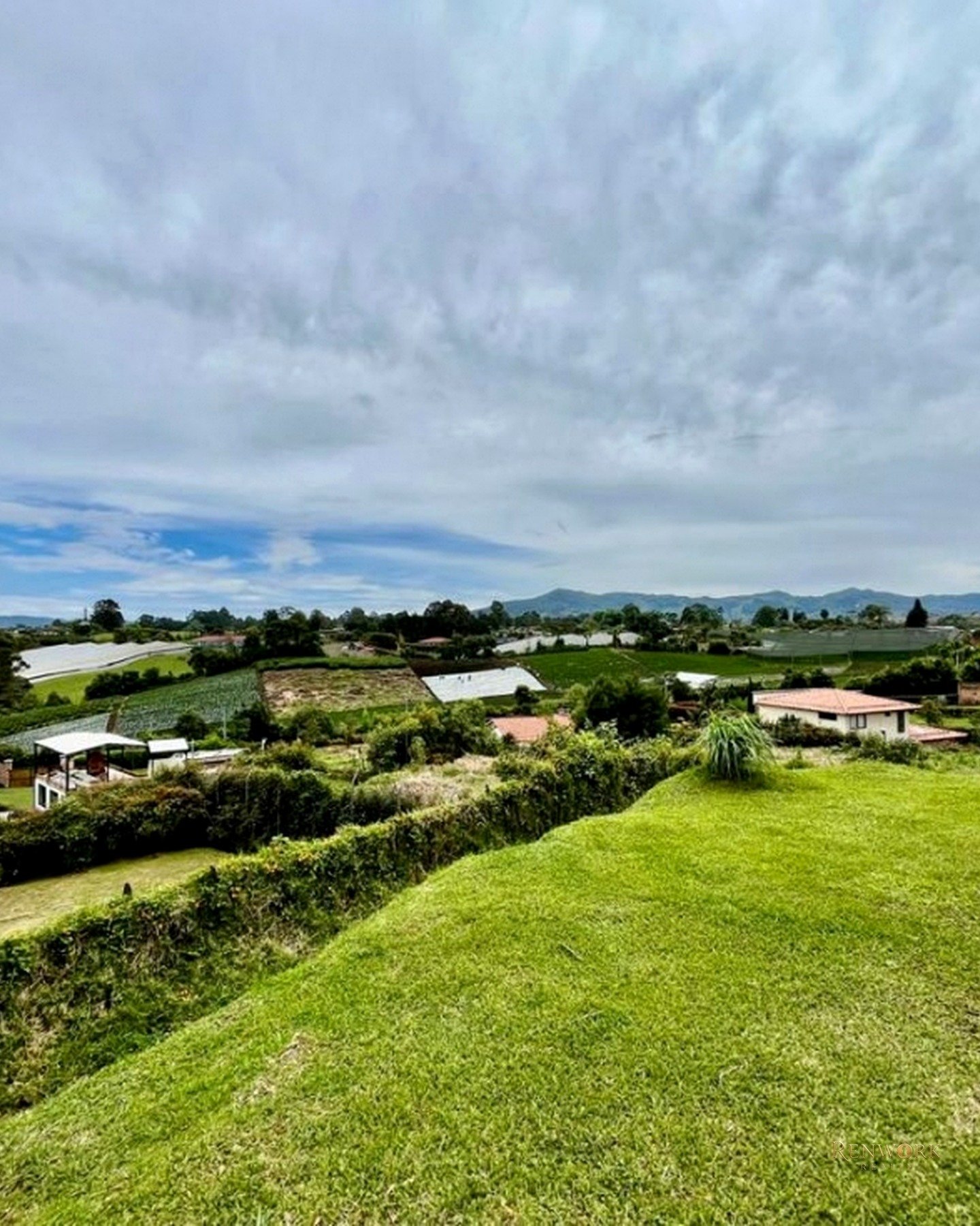 CASA CAMPESTRE PARA LA VENTA EN EL CARMEN DE VIBORAL, ANTIOQUIA · foto 8