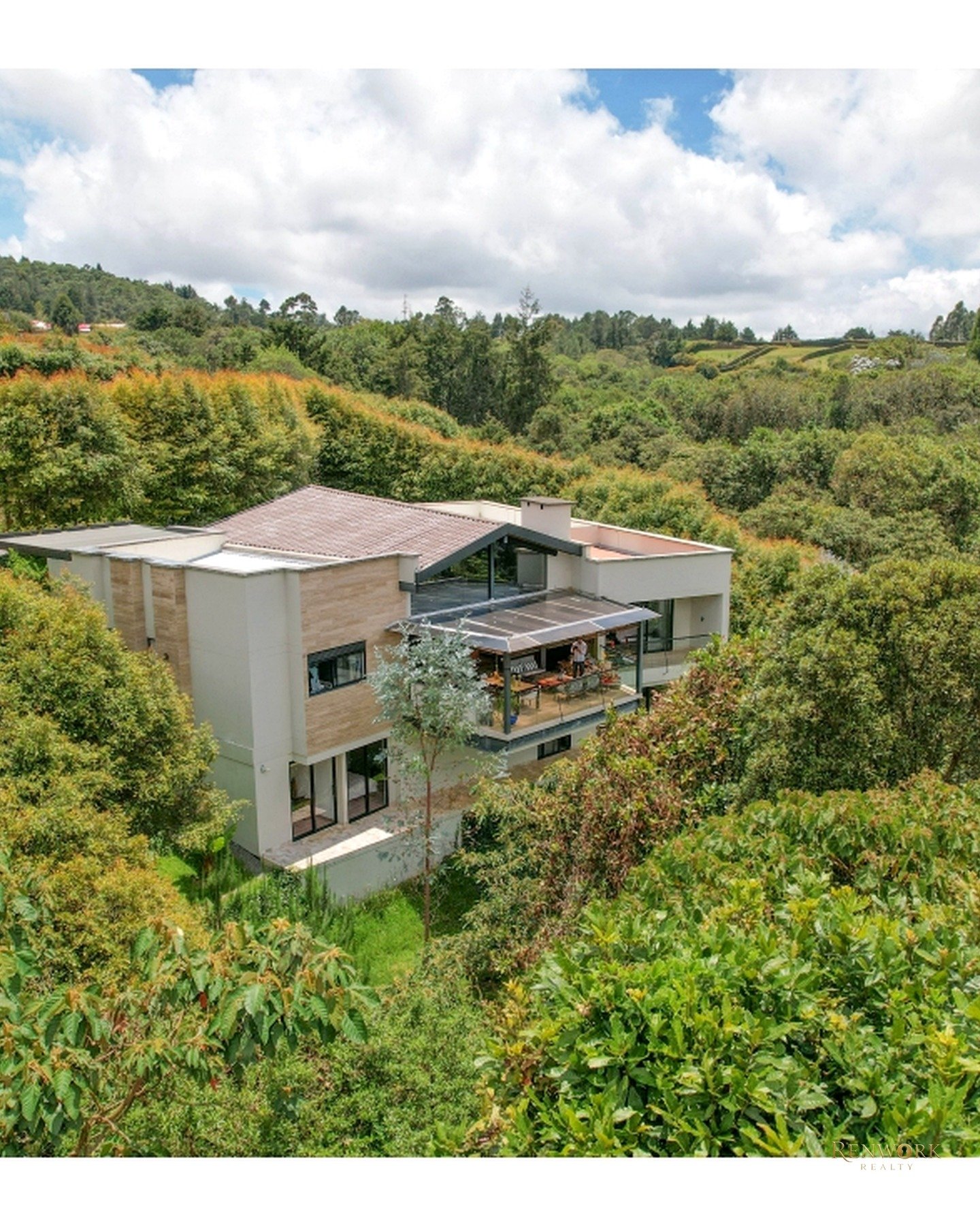 CASA CASMPESTRE MODERNA EN PALMAS ACABADOS DE LUJO Y VISTA AL BOSQUE · foto 3