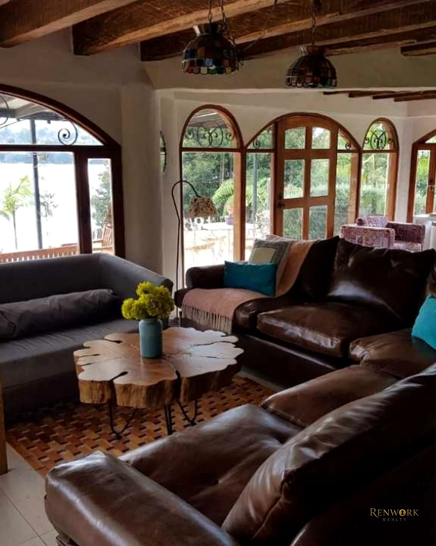 CASA CON ESPECTACULAR LOTE CON REPRESA EN FIZEBAD · foto 1