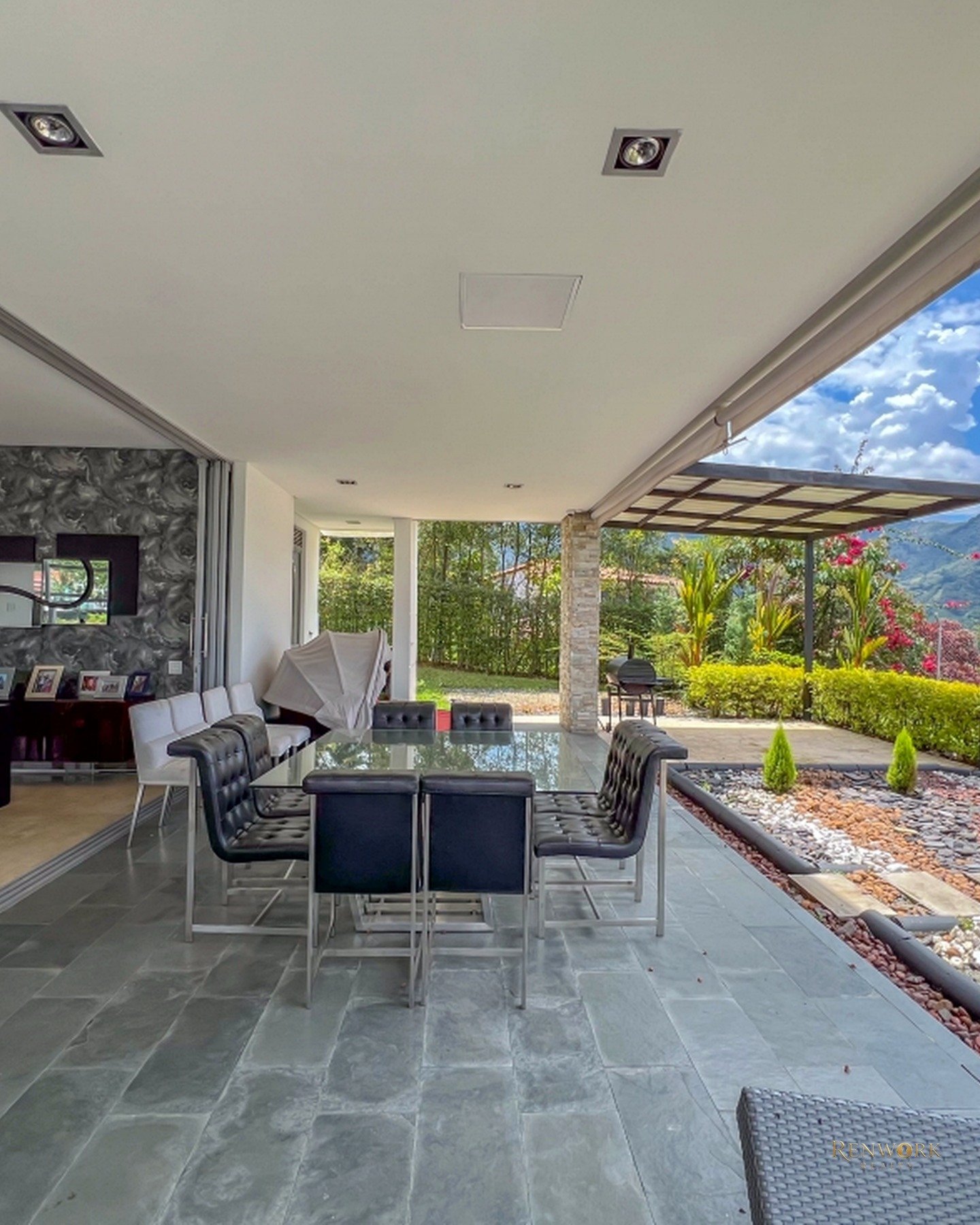CASA CON PISCINA Y VISTA ENVIGADO PARTE BAJA. · foto 4