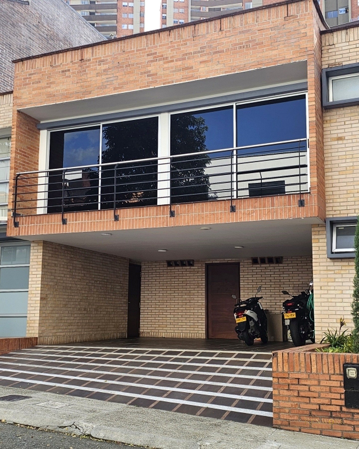 Vista de CASA DE 3 PISOS EN UNIDAD CERRADA SABANETA