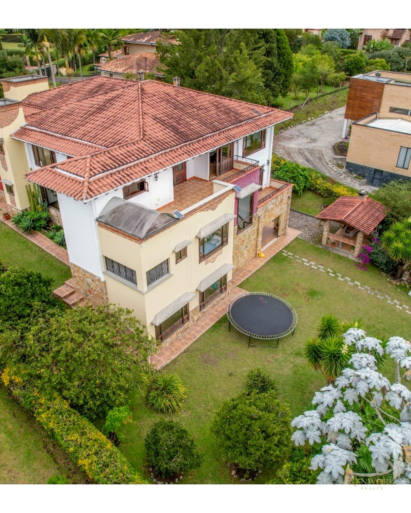 Vista de CASA DE 6 HABITACIONES EN LLANO GRANDE