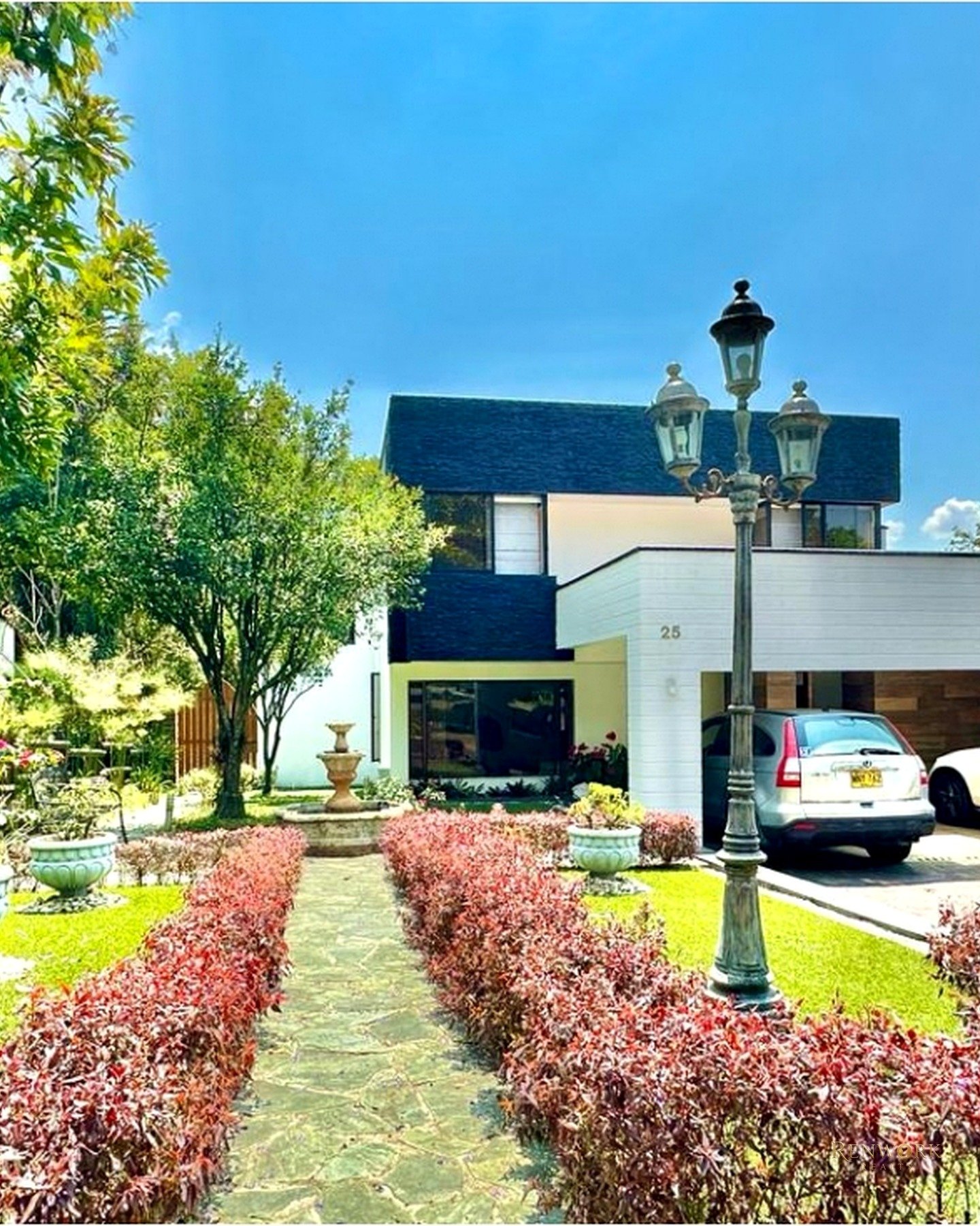 Vista de CASA DE ENSUEÑO EN EL POBLADO CERCA AL CLUB CAMPESTRE PARA LA VENTA