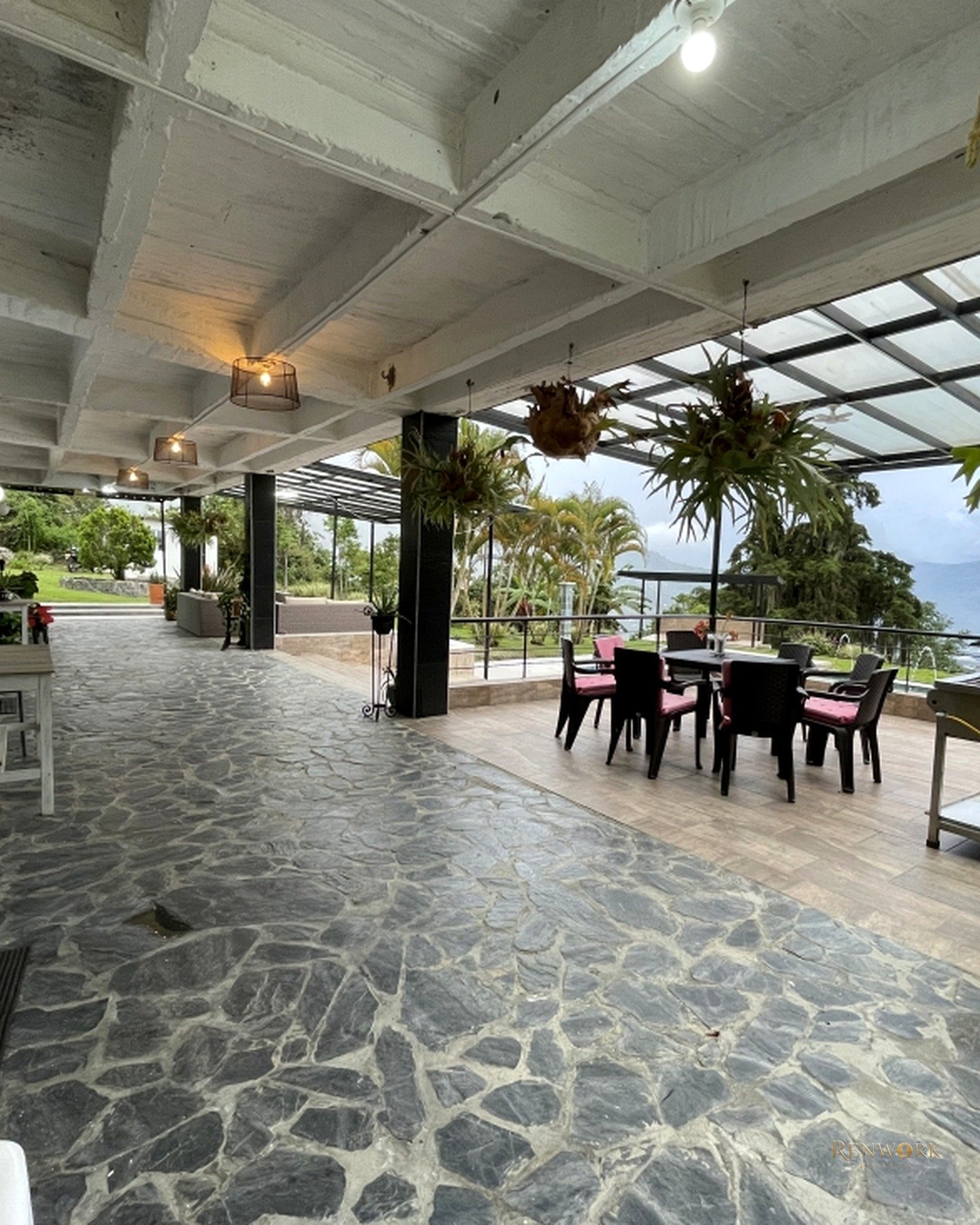 CASA DE ESTILO MODERNO CON PISCINA EN COPACABANA · foto 9