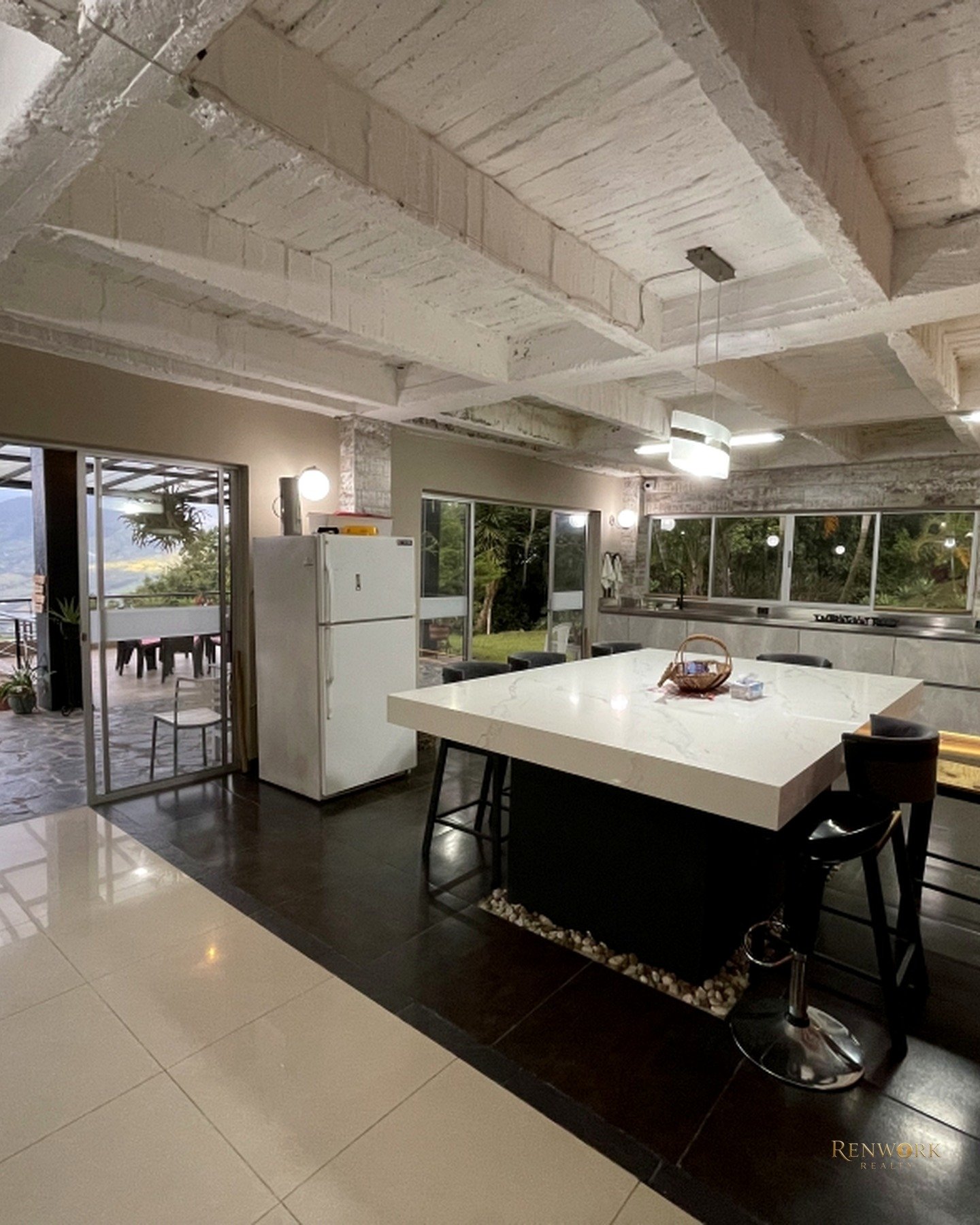 CASA DE ESTILO MODERNO CON PISCINA EN COPACABANA · foto 15