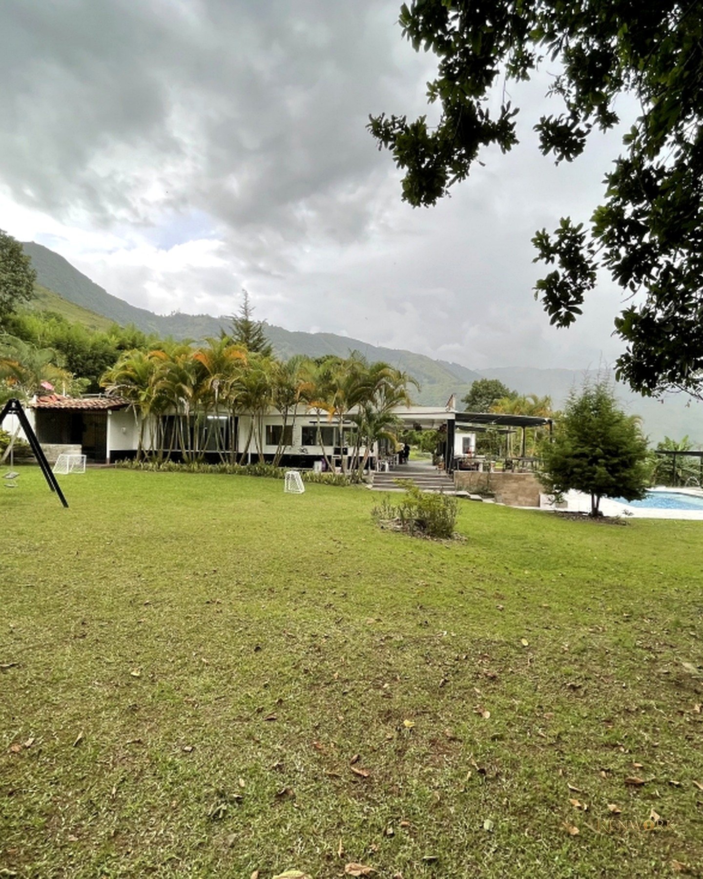 CASA DE ESTILO MODERNO CON PISCINA EN COPACABANA · foto 8