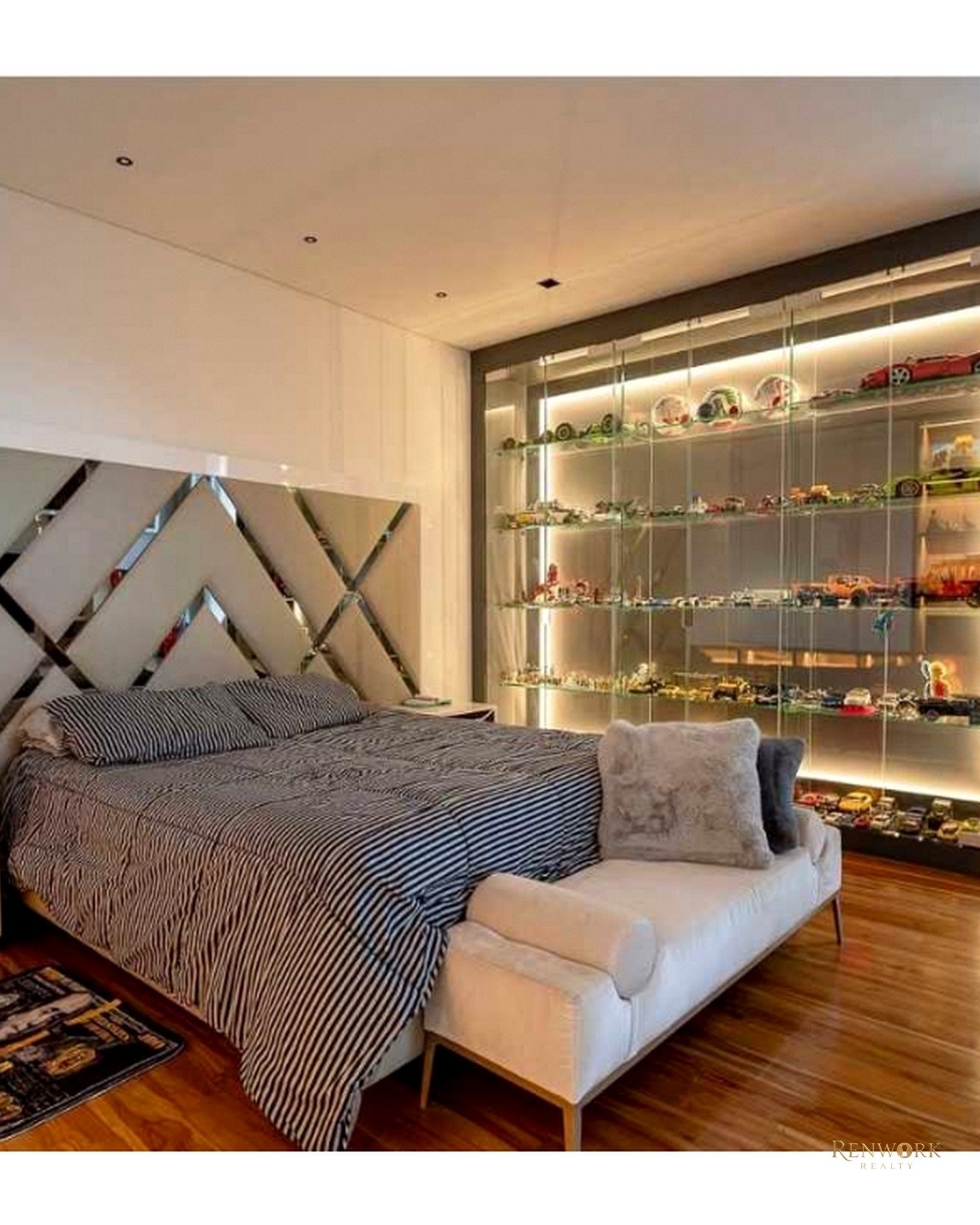 CASA DE LUJO CON PISCINA CUBIERTA EN LLANOGRANDE UNIDA CERRADA · foto 9
