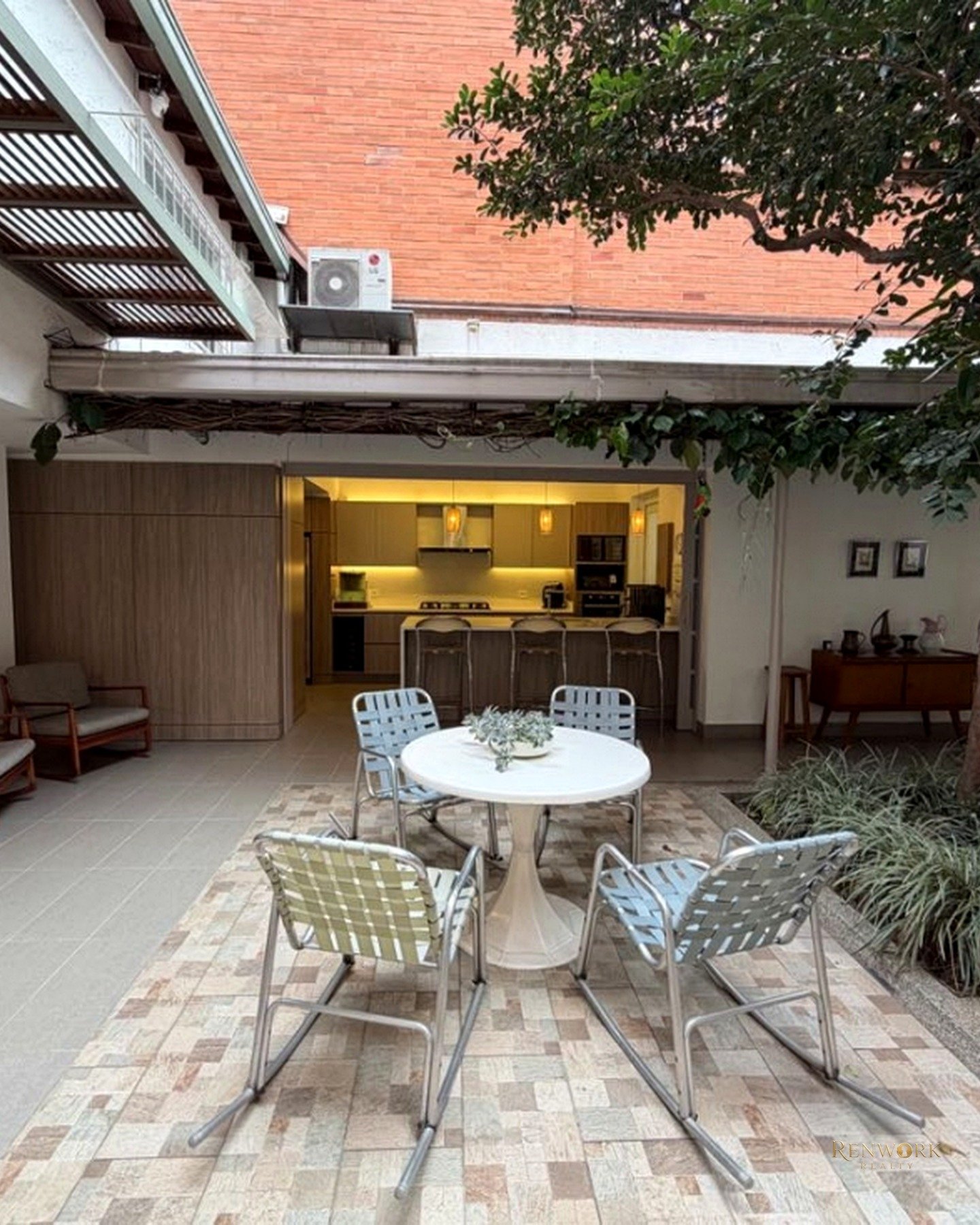 CASA DE LUJO EN LAURELES PARA FAMILIAS, LUXURY RENTALS O CONSTRUCCIÓN · foto 4