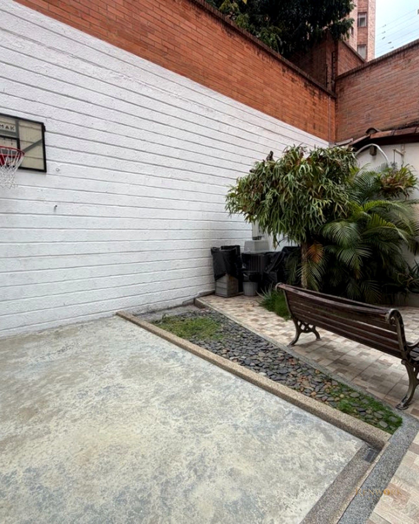 CASA DE LUJO EN LAURELES PARA FAMILIAS, LUXURY RENTALS O CONSTRUCCIÓN · foto 10