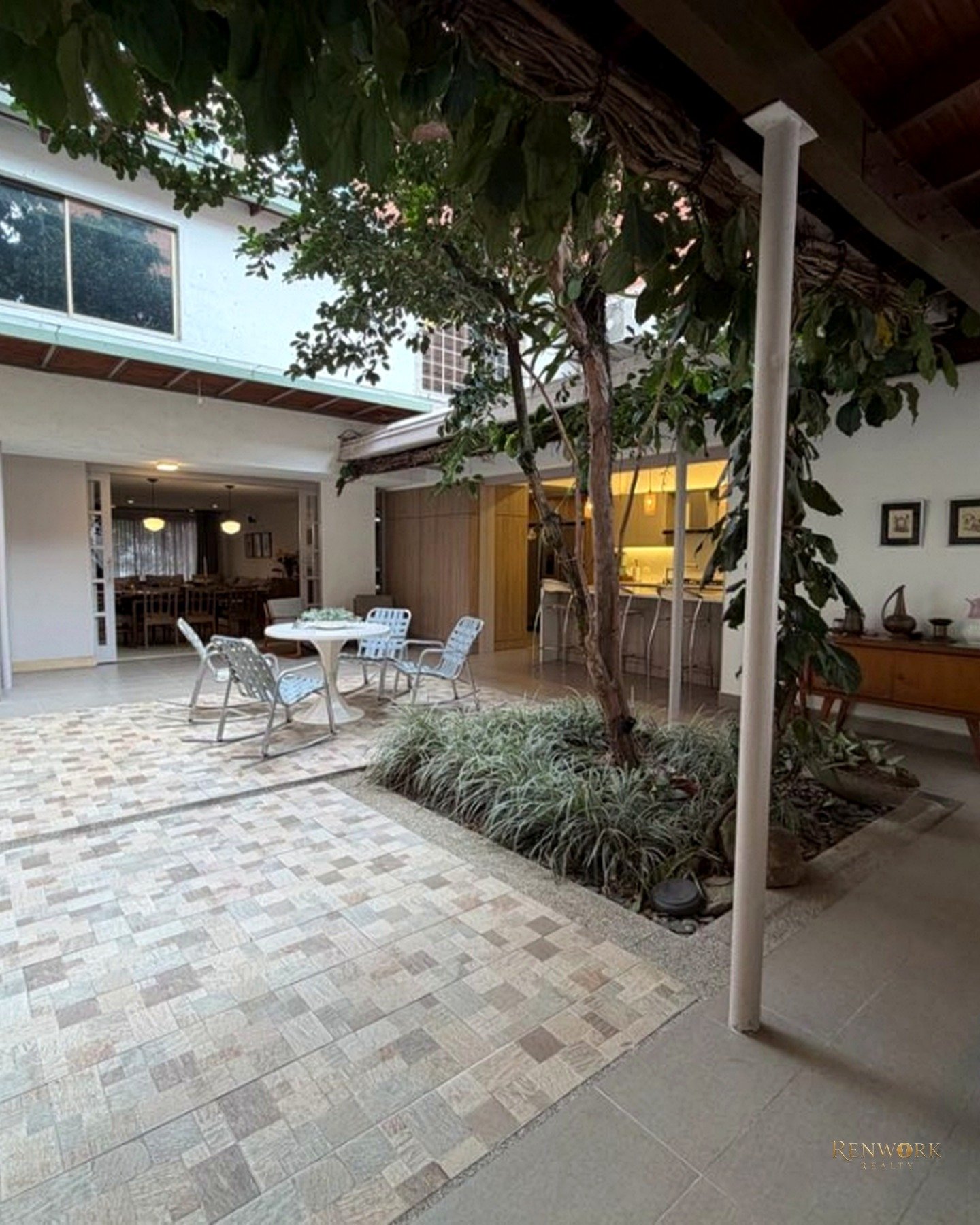 CASA DE LUJO EN LAURELES PARA FAMILIAS, LUXURY RENTALS O CONSTRUCCIÓN · foto 9