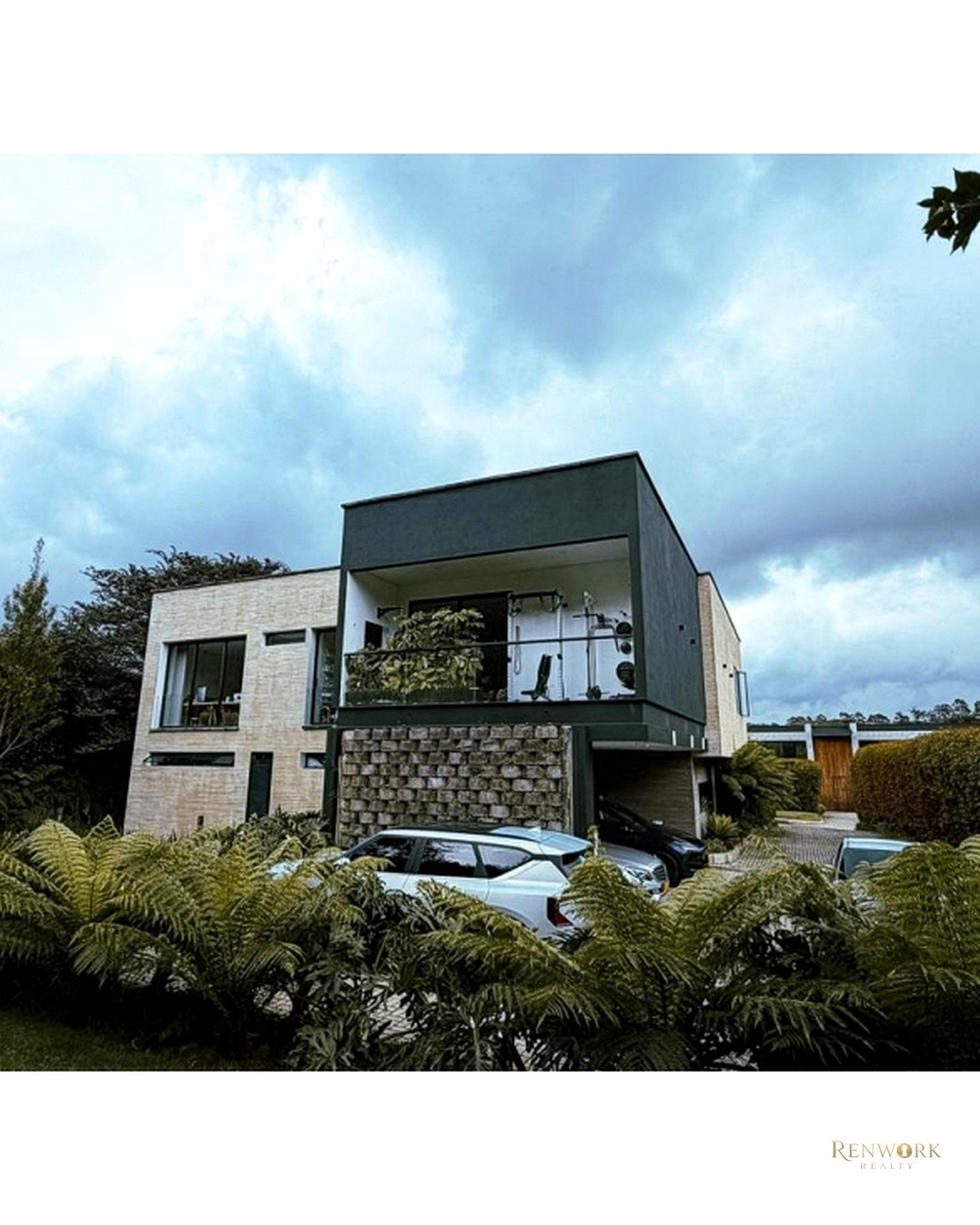 Vista de CASA DE LUJO PARA LA VENTA EN PALMAS, URBANIZACIÓN CERRADA
