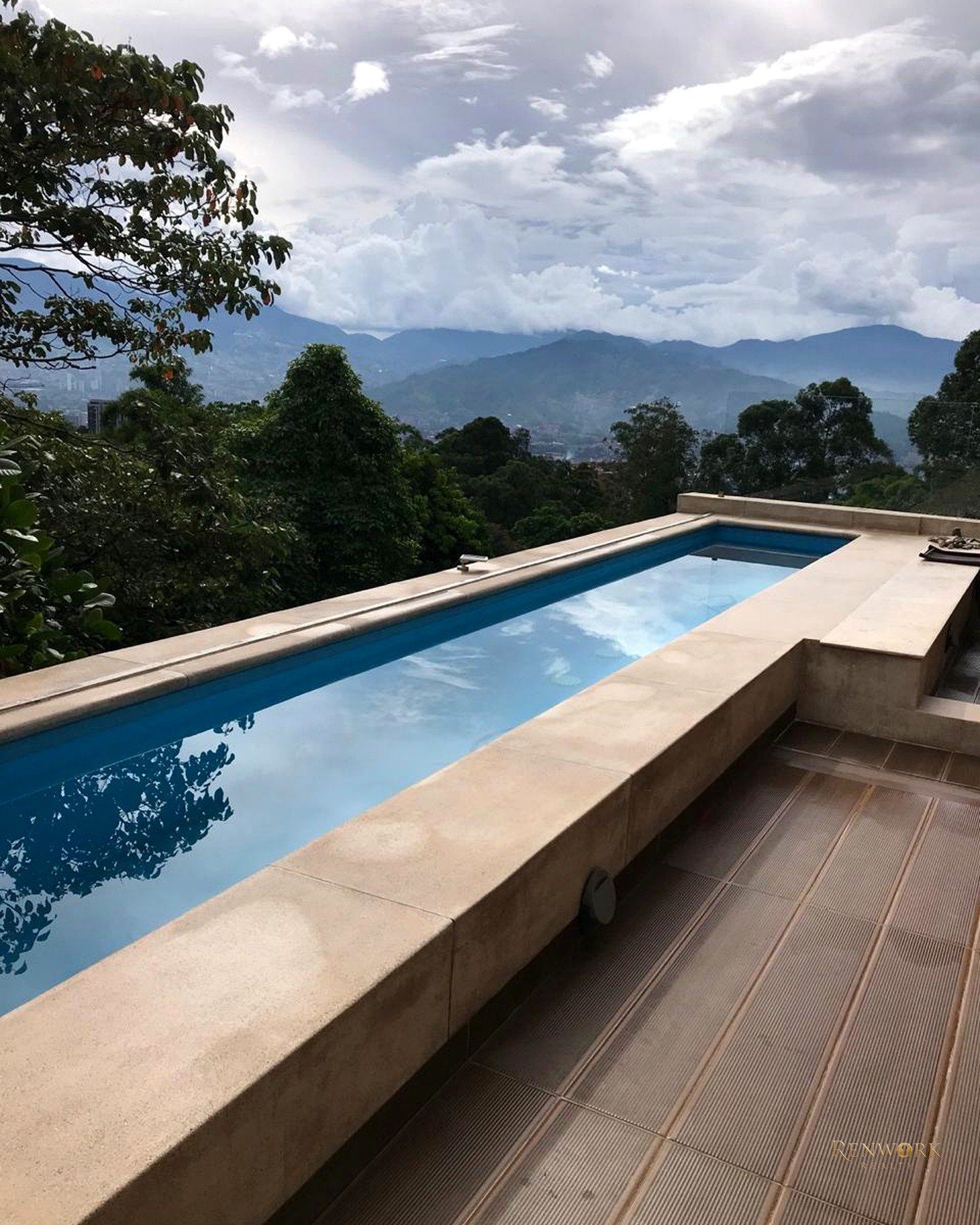 CASA DE LUJO PARA LA VENTA ENVIGADO LOMA DEL ATRAVESADO · foto 2