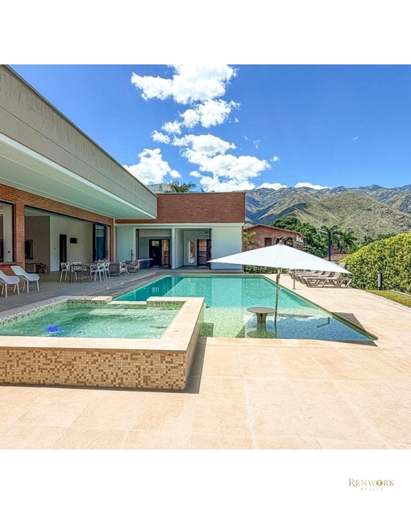 Vista de CASA DE VERANO DE LUJO EN VENTA | SAN JERÓNIMO, ANTIOQUIA