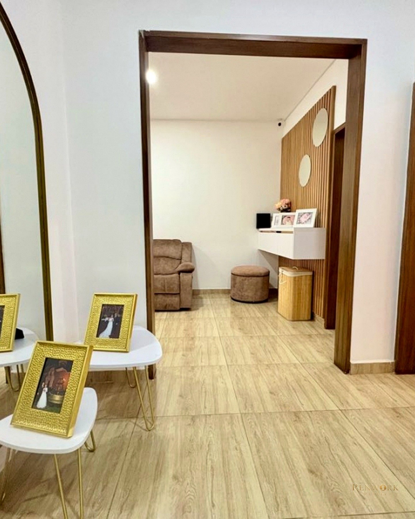 CASA EN VENTA A 2 MINUTOS DEL CENTRO COMERCIAL EL TESORO - 240 M² · foto 11