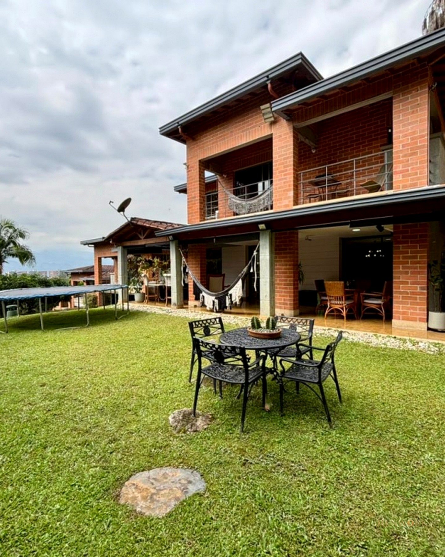 Vista de CASA EN VENTA CON EXCELENTE DISTRIBUCIÓN, LOMA DEL CHOCHO-ENVIGADO