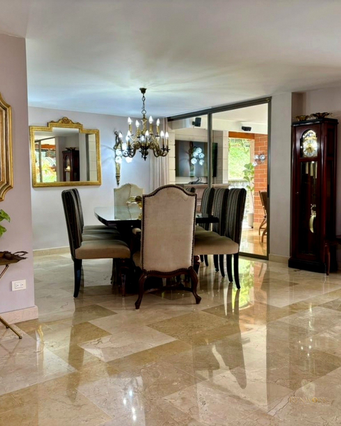 CASA EN VENTA CON EXCELENTE DISTRIBUCIÓN, LOMA DEL CHOCHO-ENVIGADO · foto 4