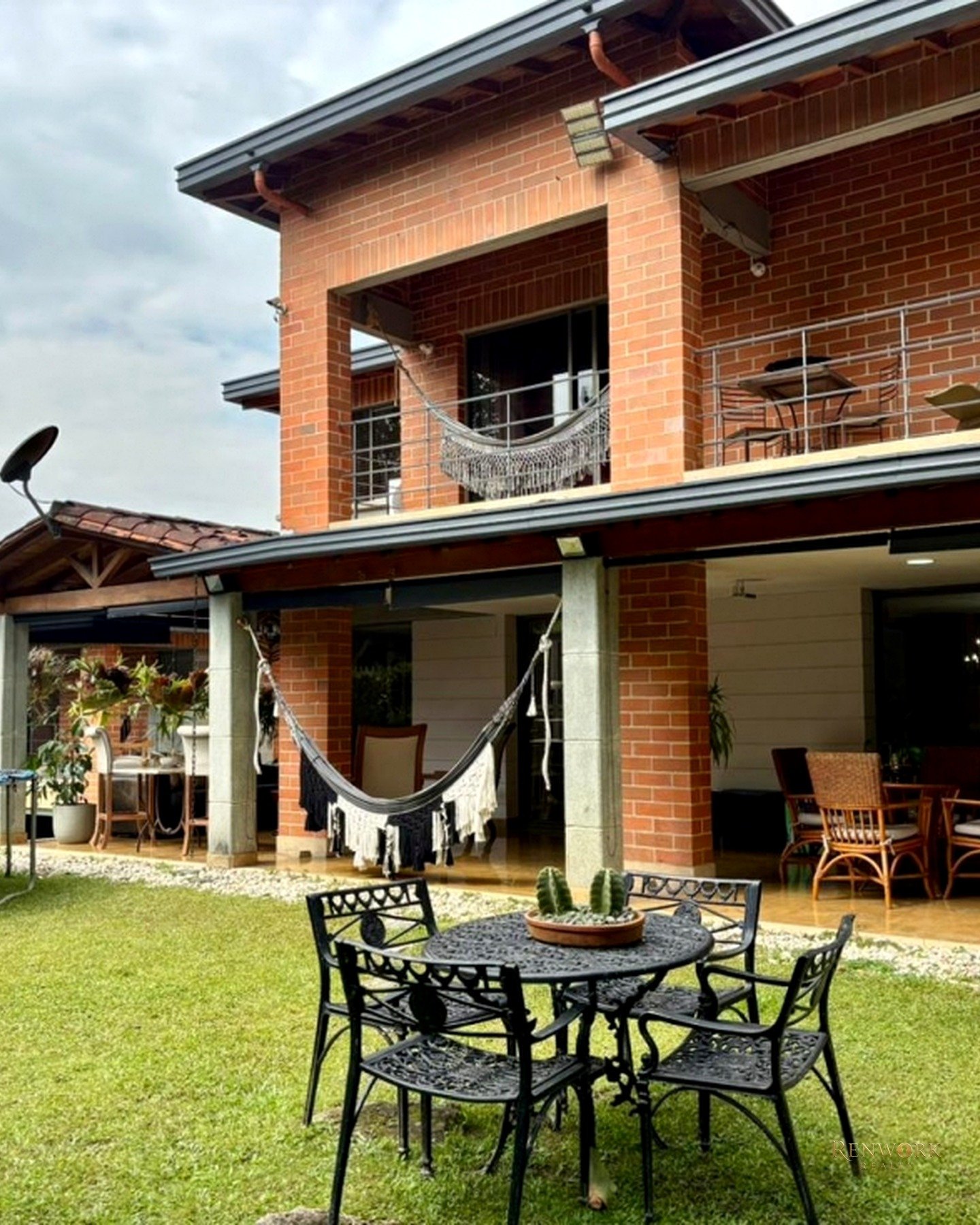 CASA EN VENTA CON EXCELENTE DISTRIBUCIÓN, LOMA DEL CHOCHO-ENVIGADO · foto 3