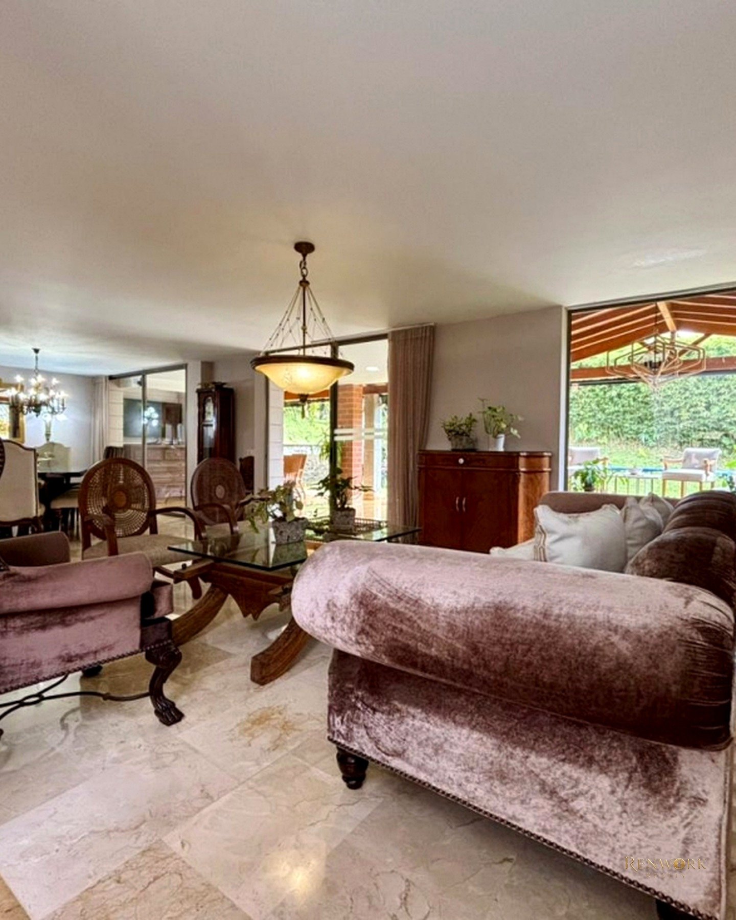 CASA EN VENTA CON EXCELENTE DISTRIBUCIÓN, LOMA DEL CHOCHO-ENVIGADO · foto 2