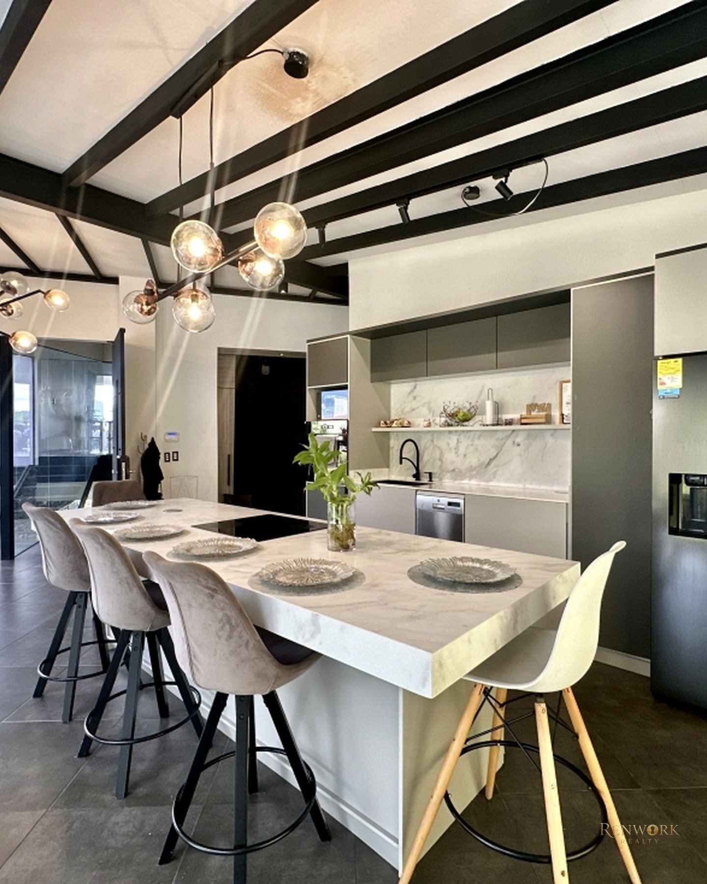 CASA EN VENTA CON VISTA A LA CIUDAD, JACCUZI Y SALA DE CINE. SABANETA. · foto 7